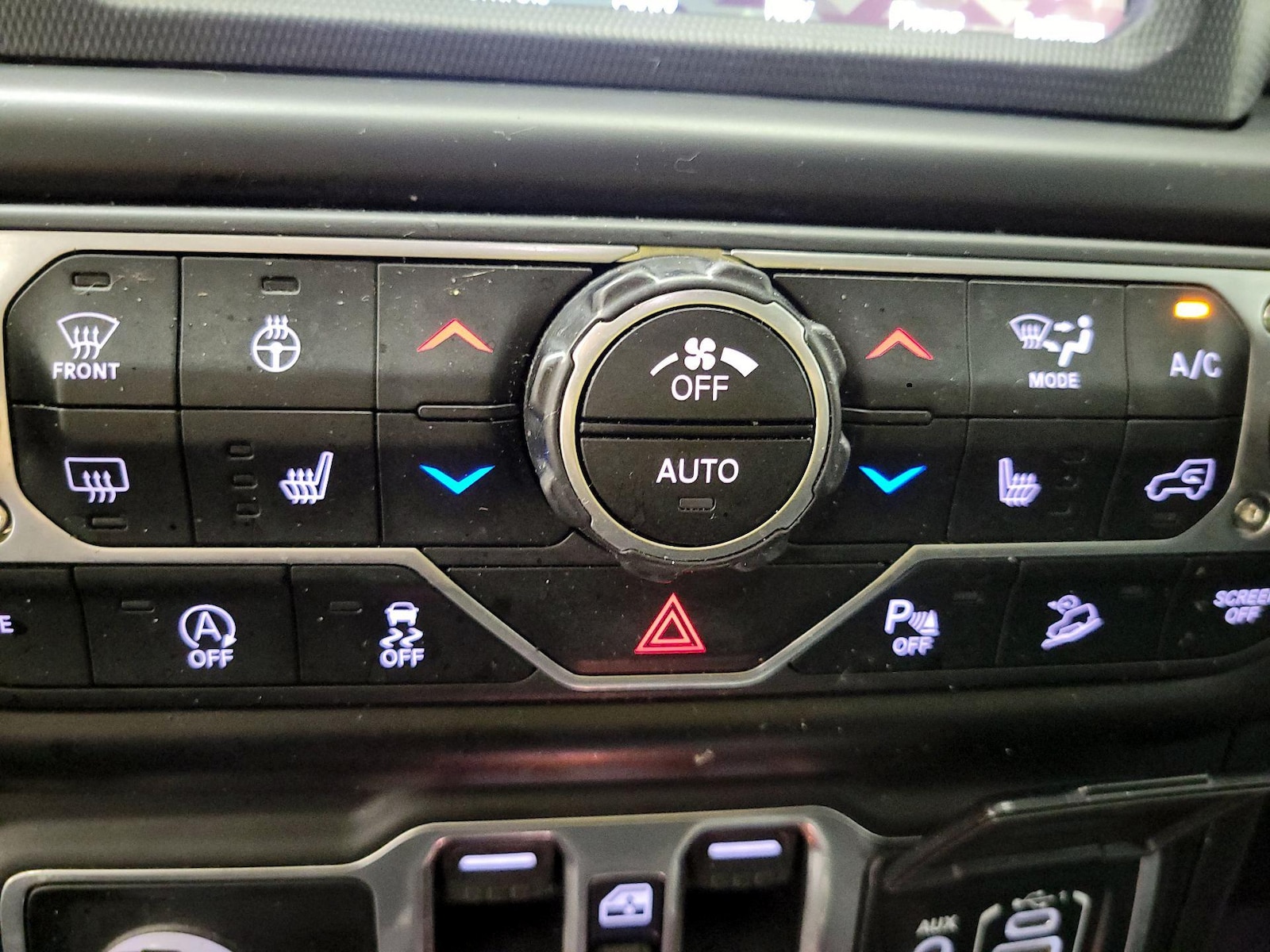 2018 Jeep All-New Wrangler Unlimited Sahara - Photo 18