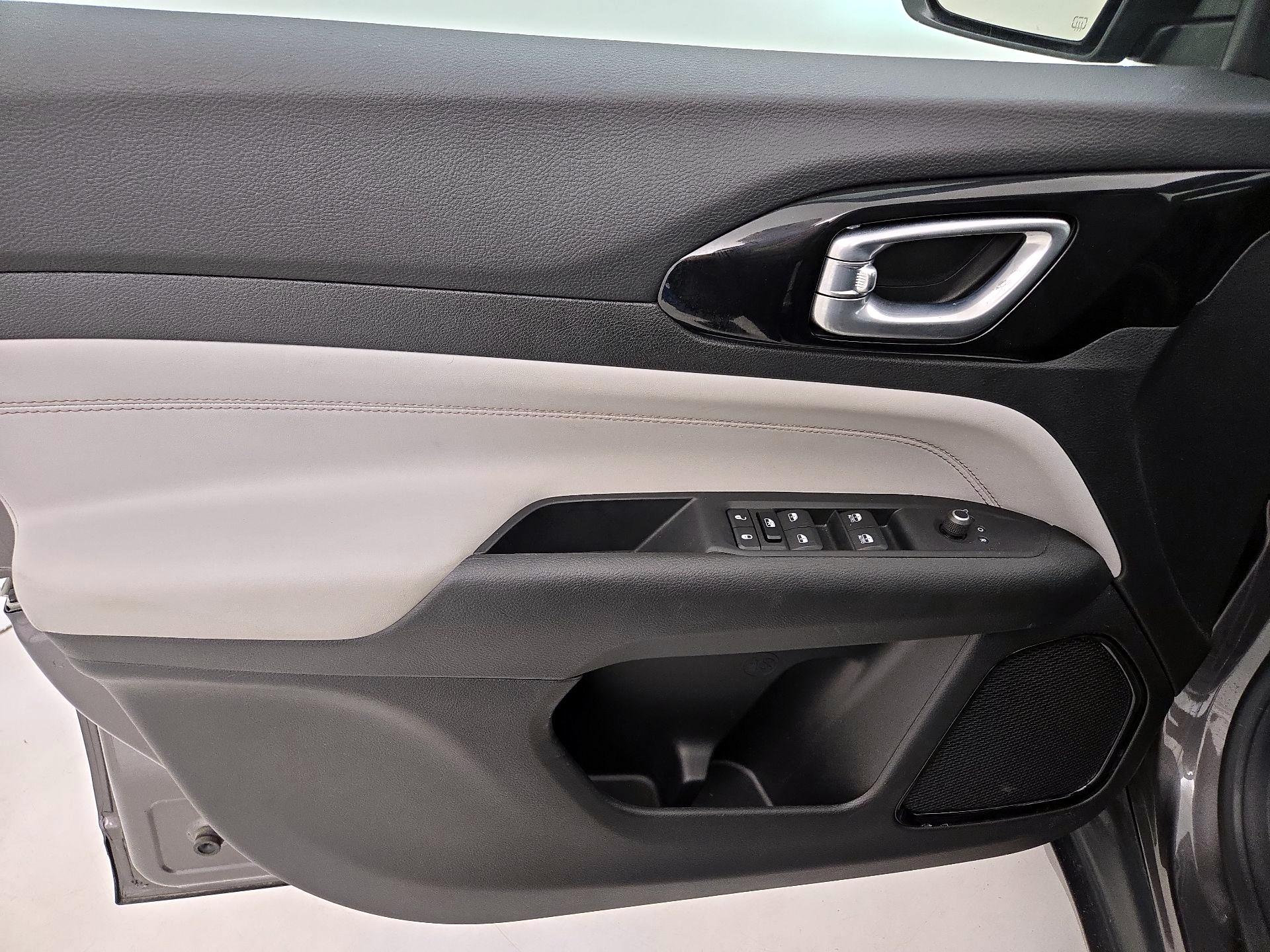 Thumbnail: 2022 Jeep Compass - 12