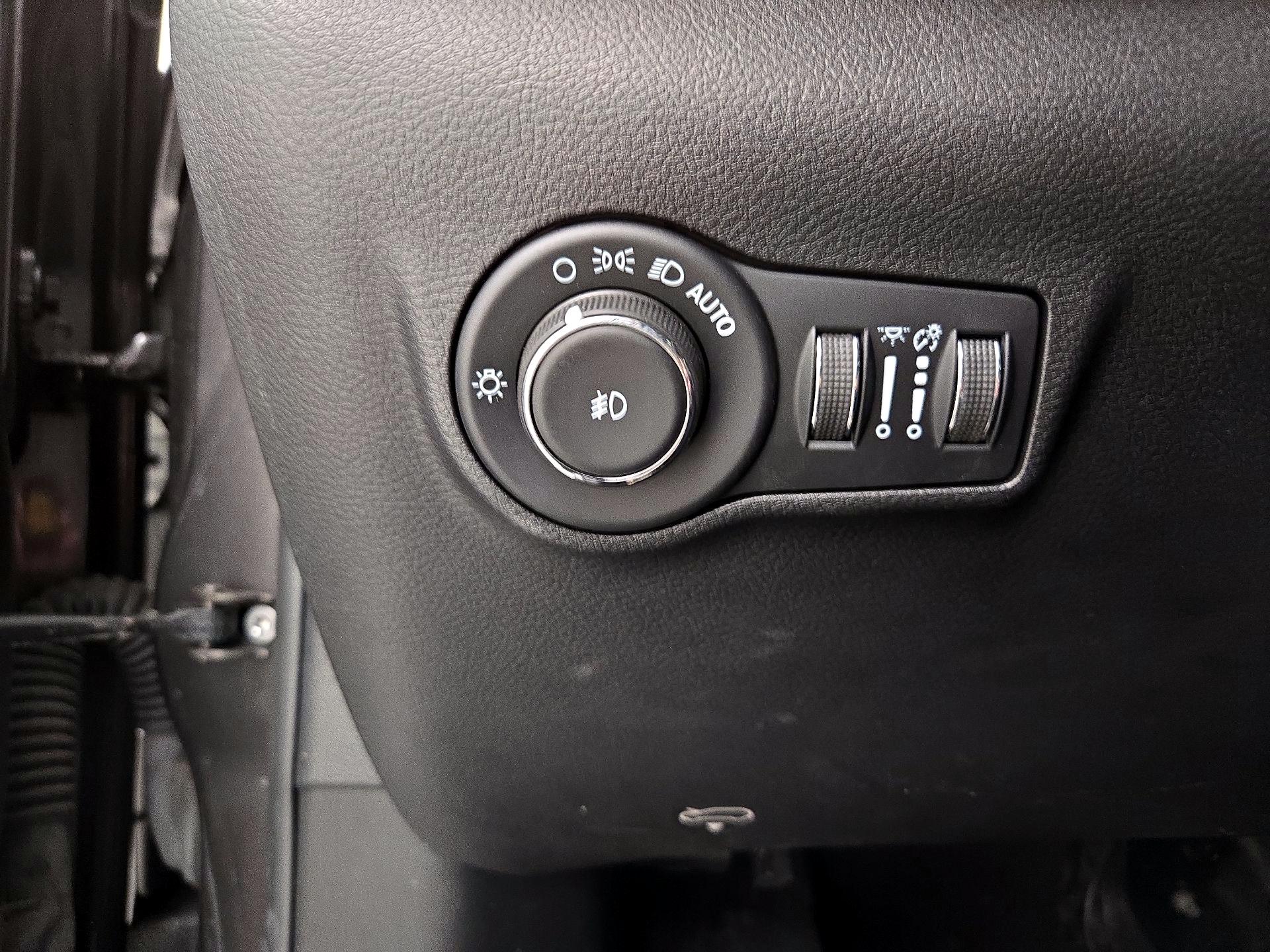 Thumbnail: 2022 Jeep Compass - 13