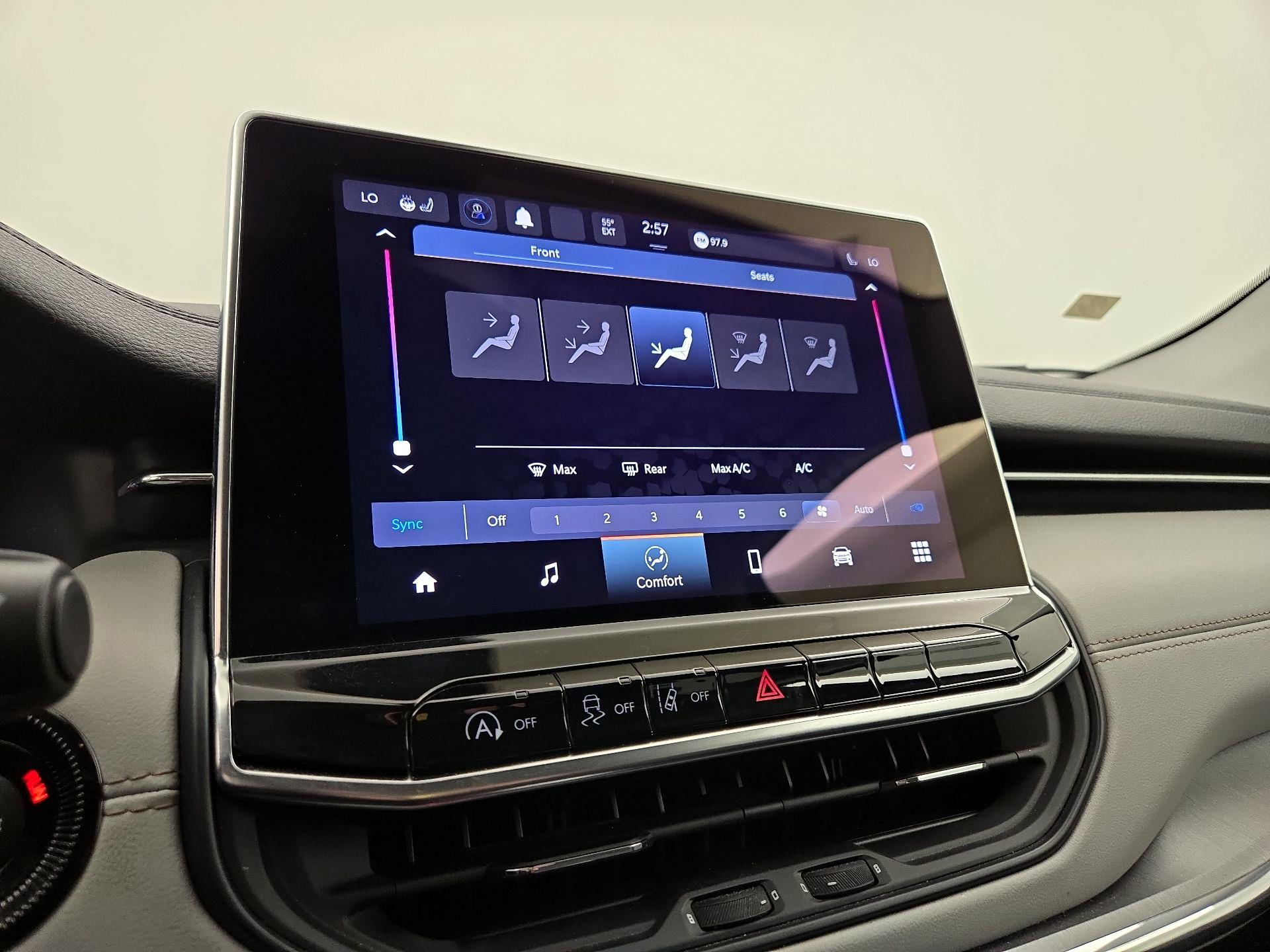 Thumbnail: 2022 Jeep Compass - 16