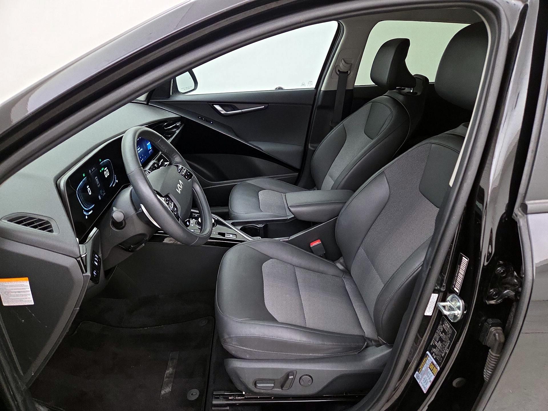 Thumbnail: 2023 Kia Niro - 11