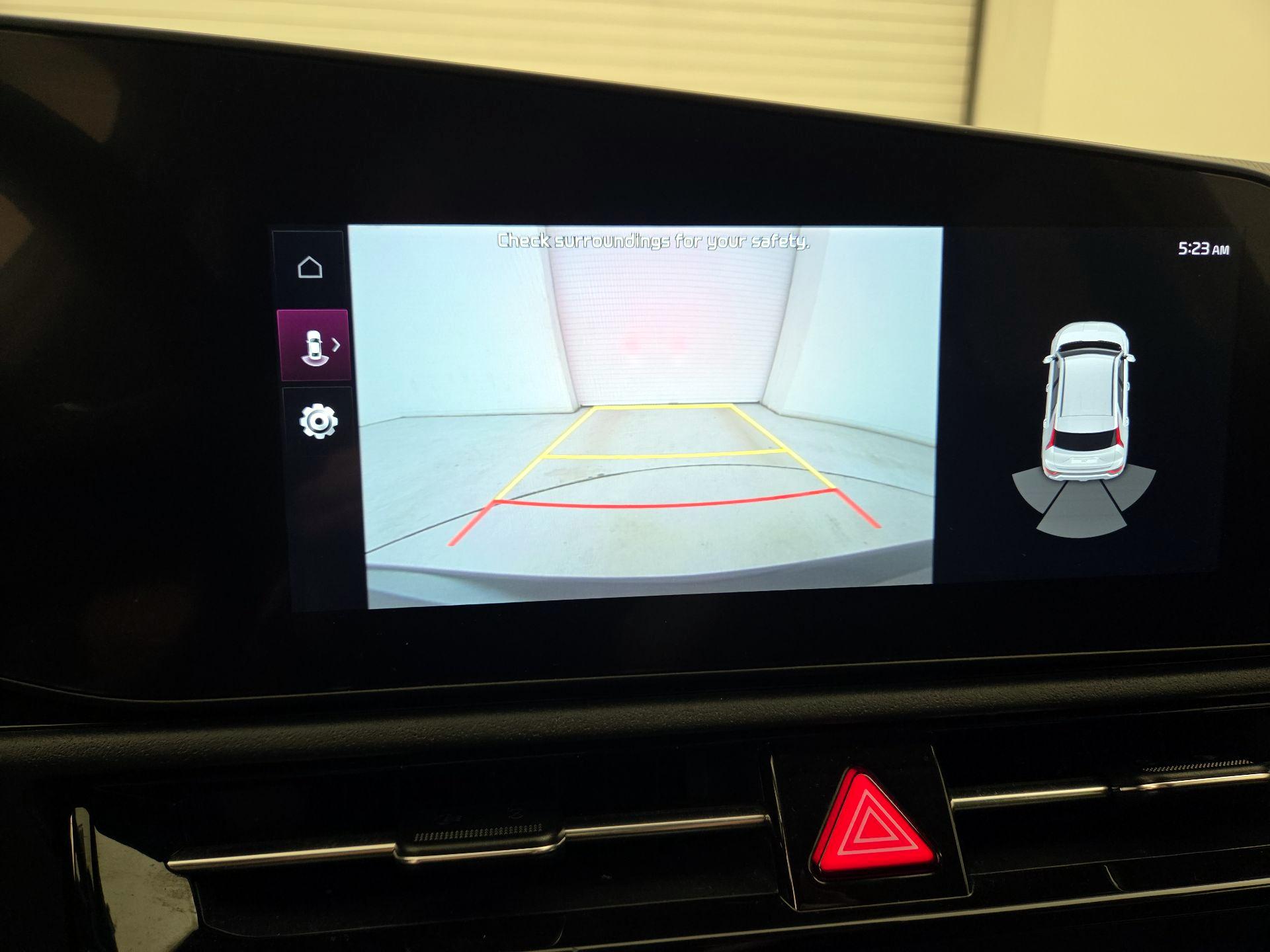 Thumbnail: 2023 Kia Niro - 13