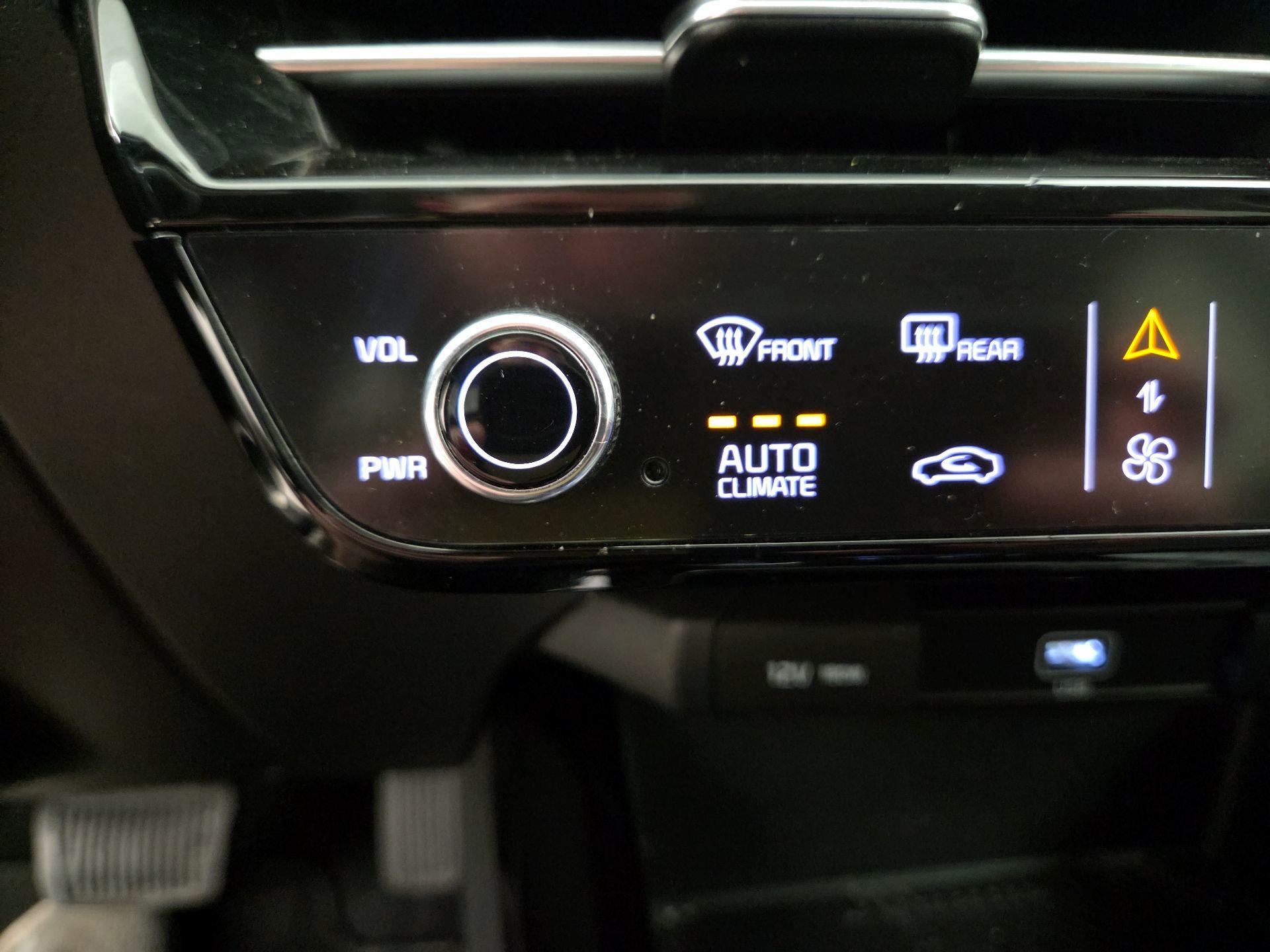 Thumbnail: 2023 Kia Niro - 15