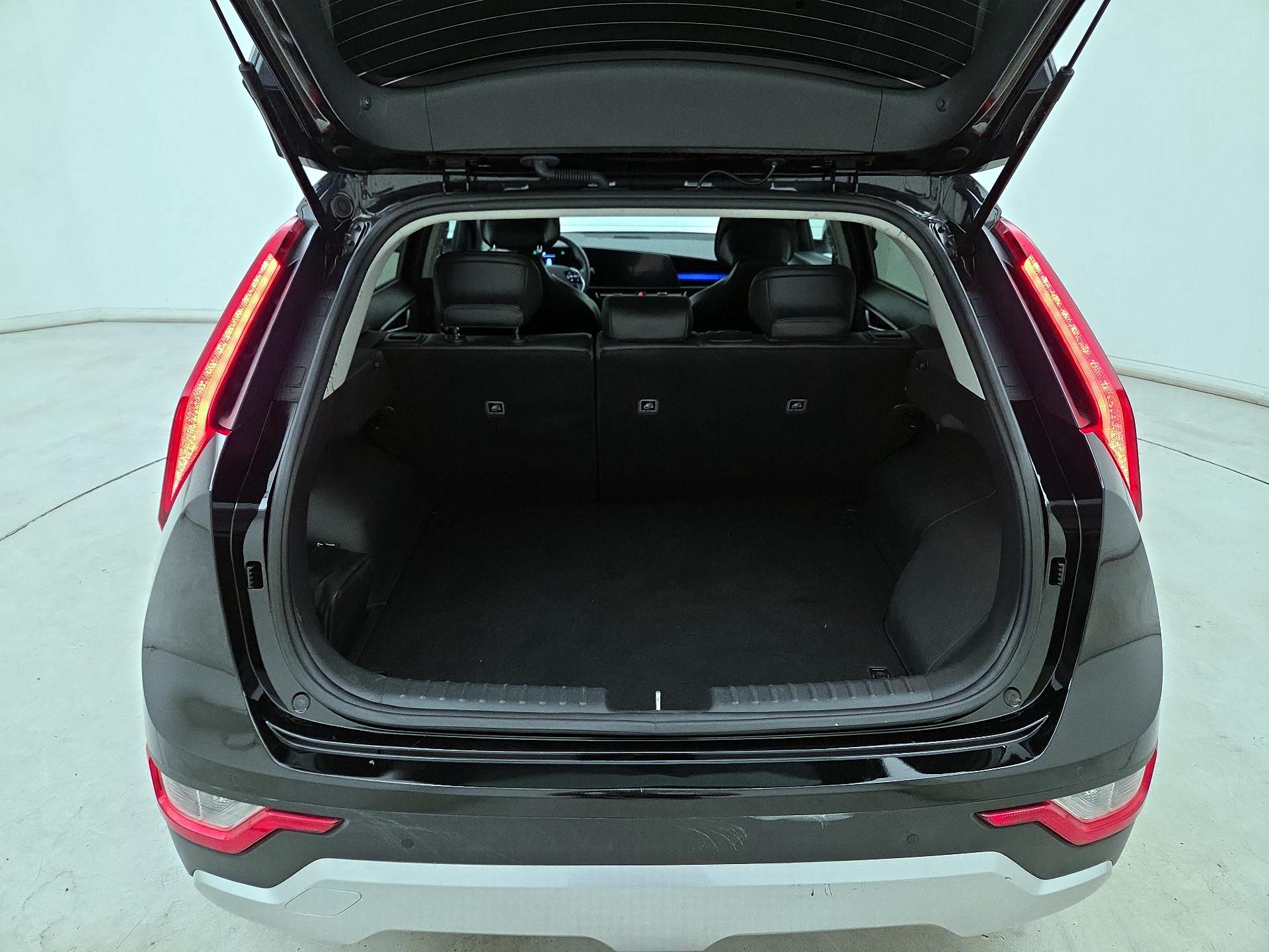 Thumbnail: 2023 Kia Niro - 19