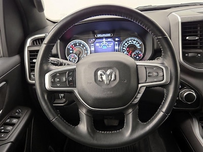 Steering Wheel & Instrument Cluster (On)