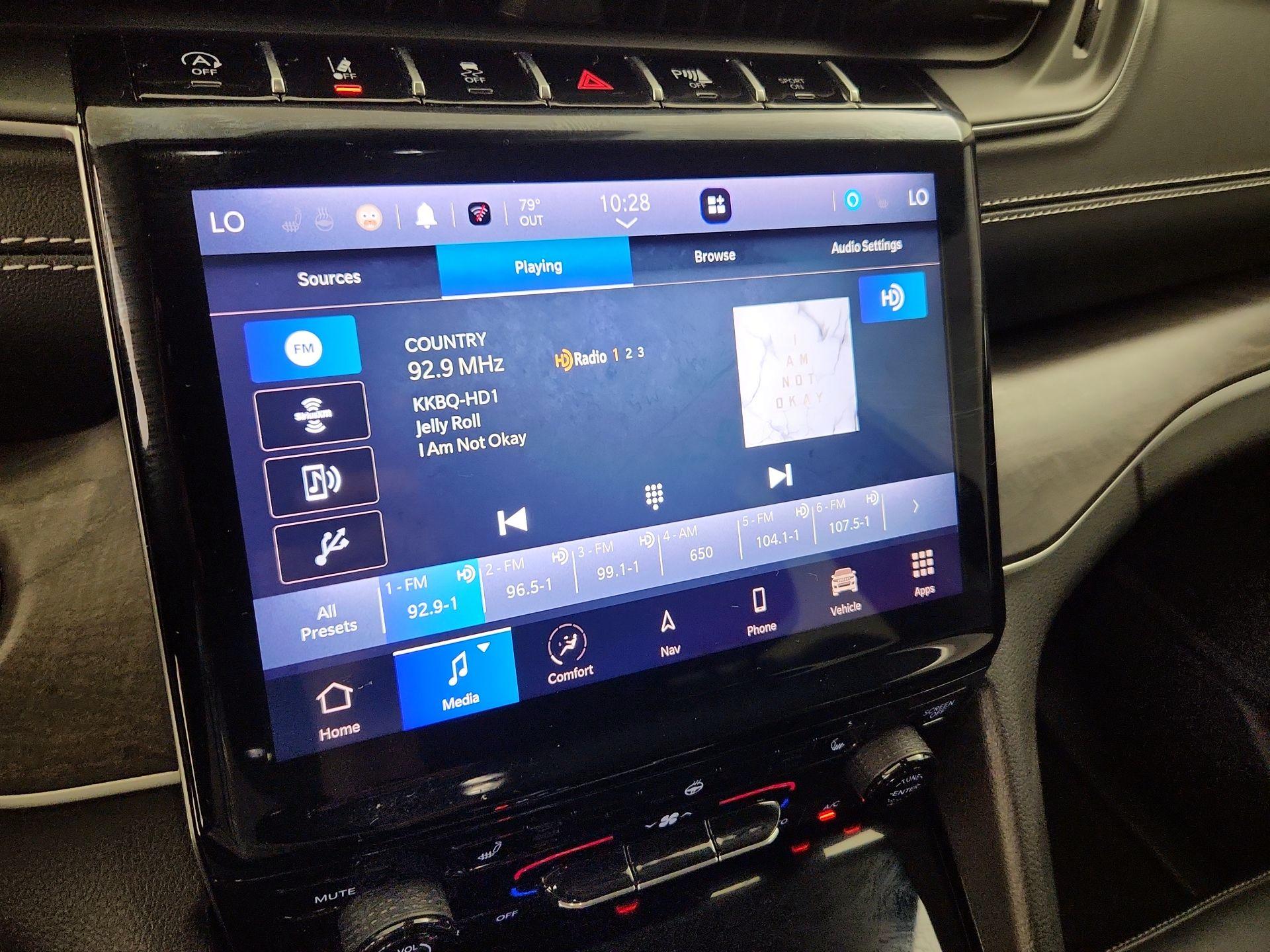 Thumbnail: 2023 Jeep Grand Cherokee - 16