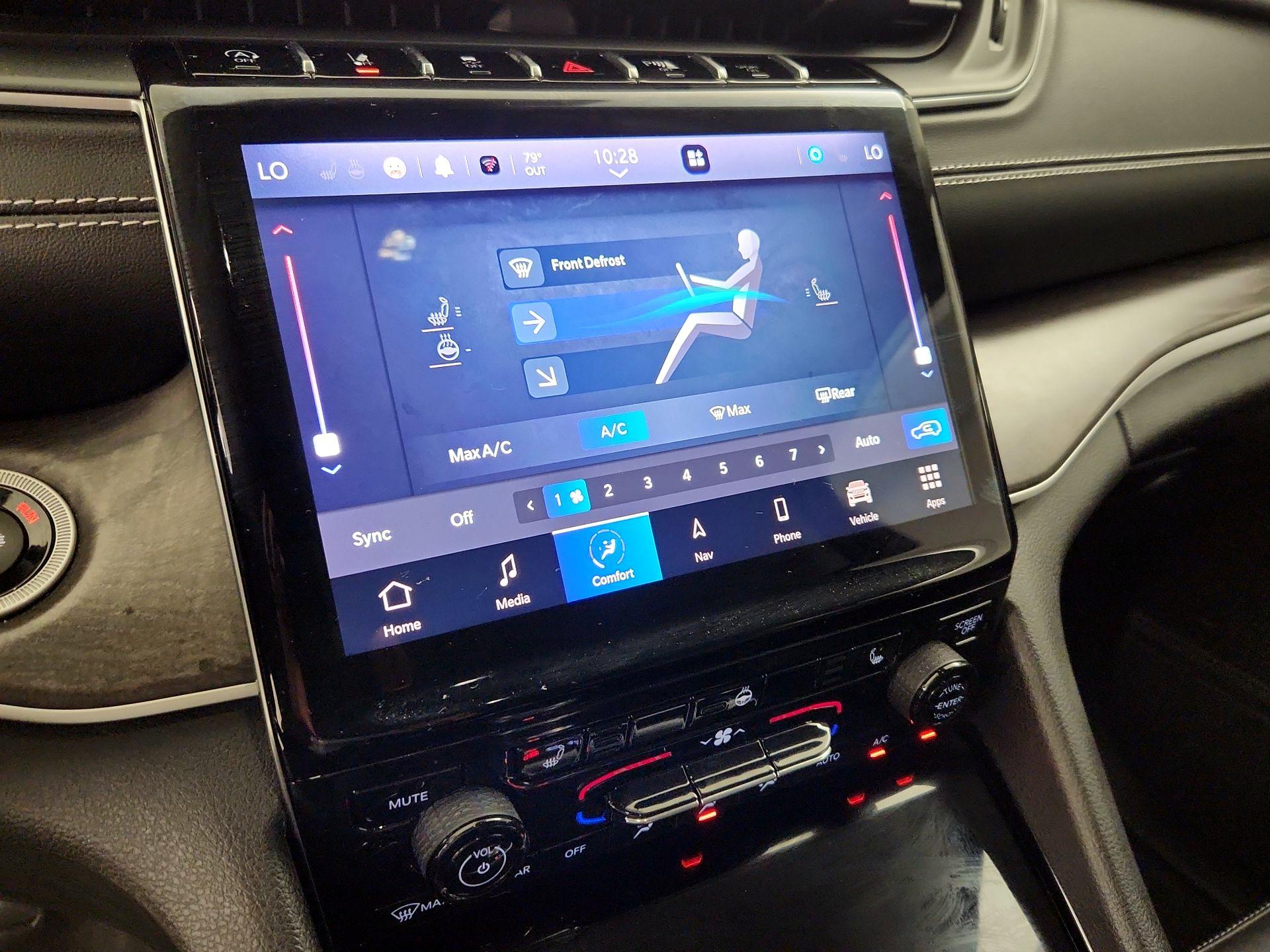 Thumbnail: 2023 Jeep Grand Cherokee - 17