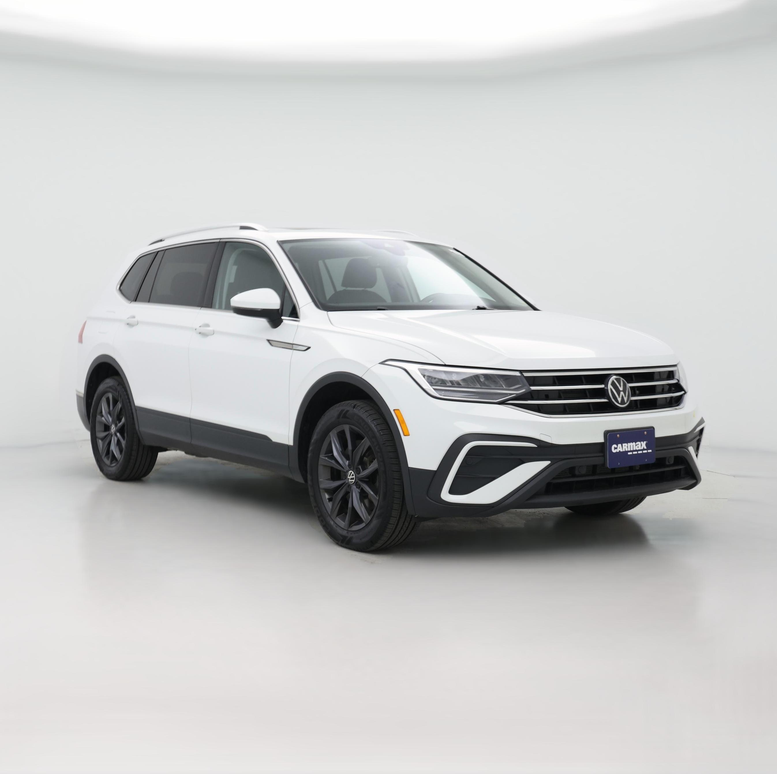 Thumbnail: 2022 Volkswagen Tiguan - 1
