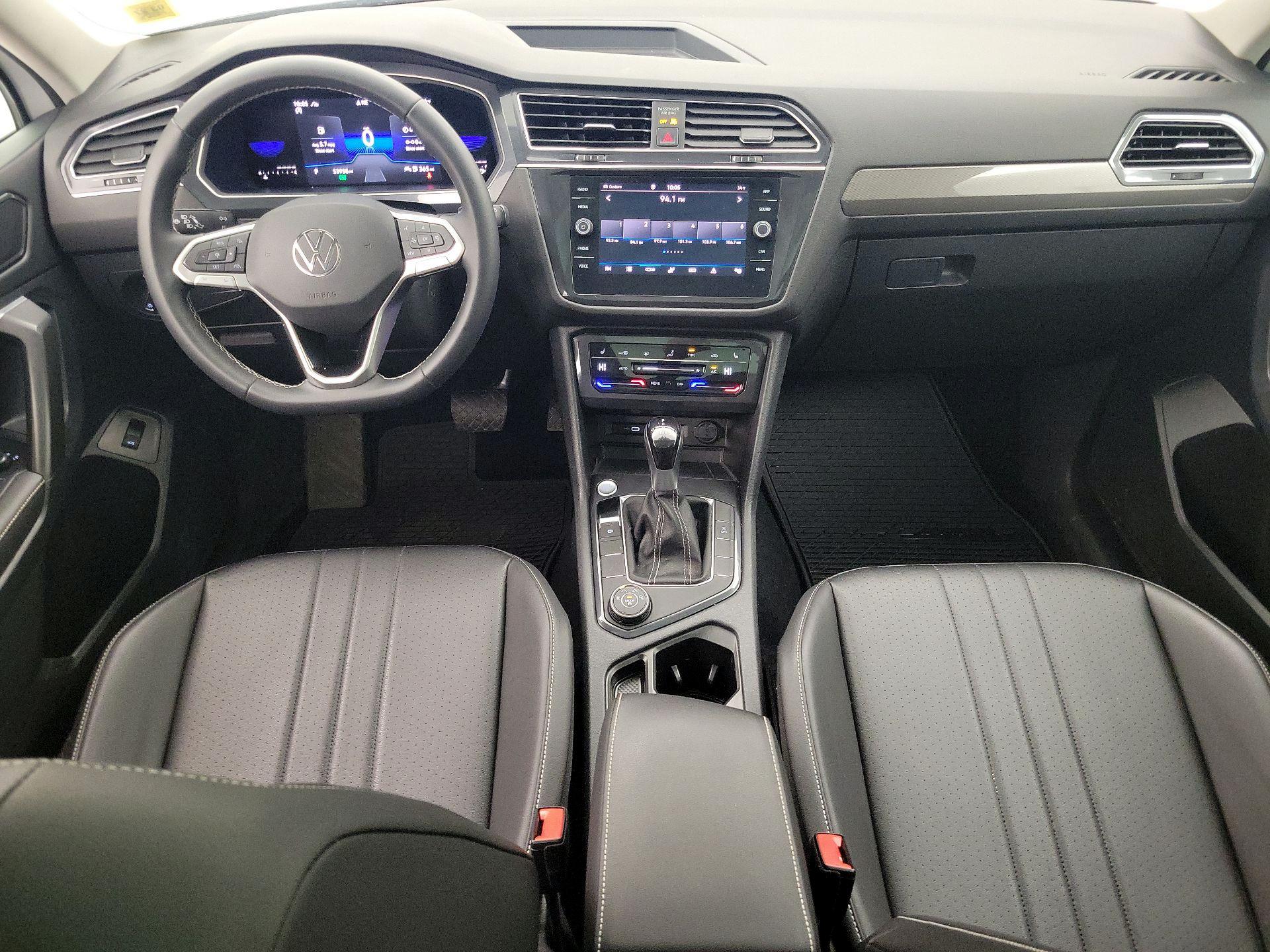 Thumbnail: 2022 Volkswagen Tiguan - 9