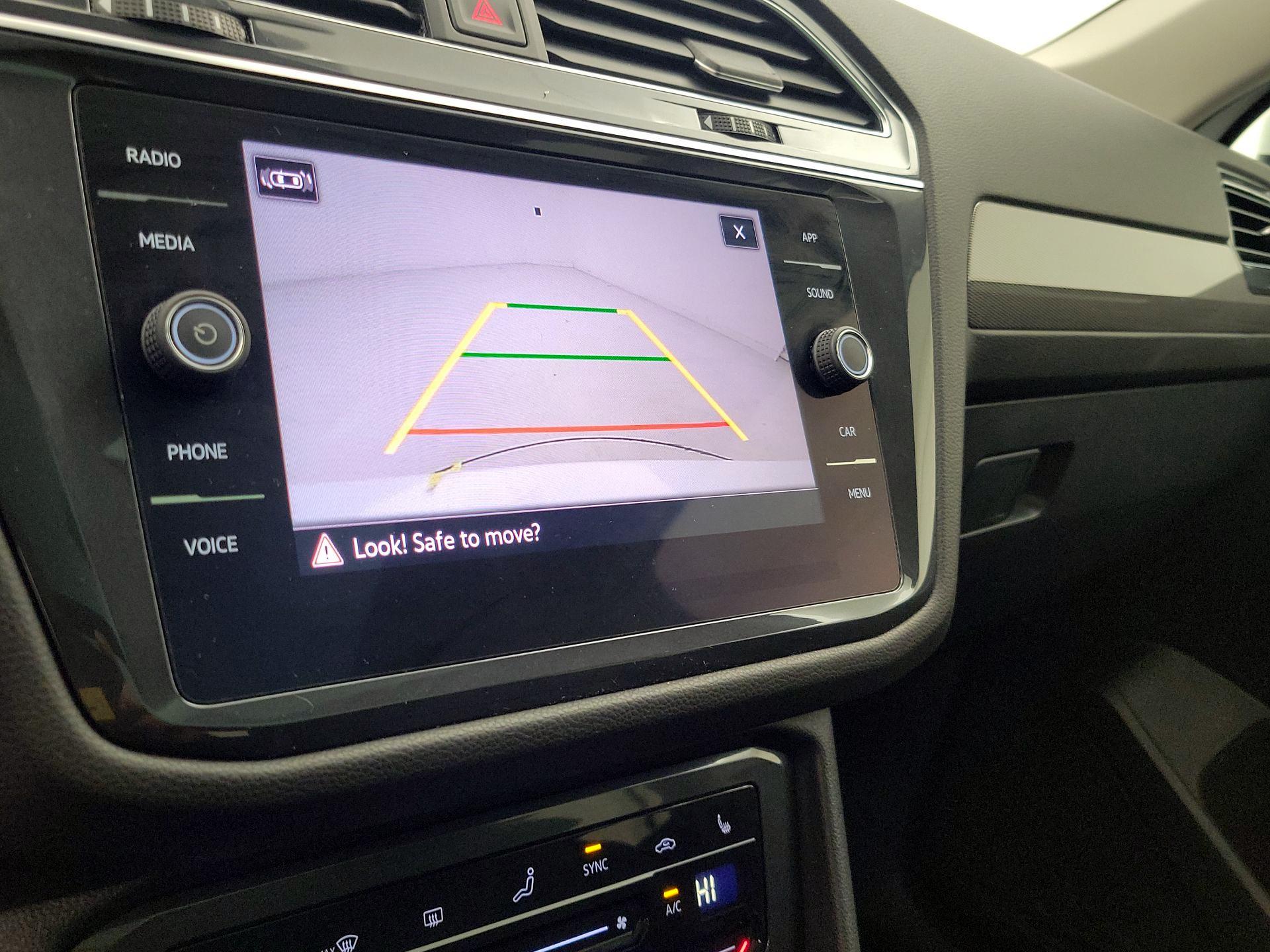 Thumbnail: 2022 Volkswagen Tiguan - 14