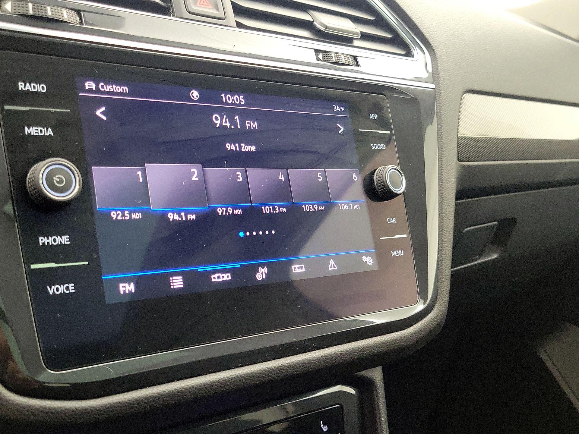 Thumbnail: 2022 Volkswagen Tiguan - 15