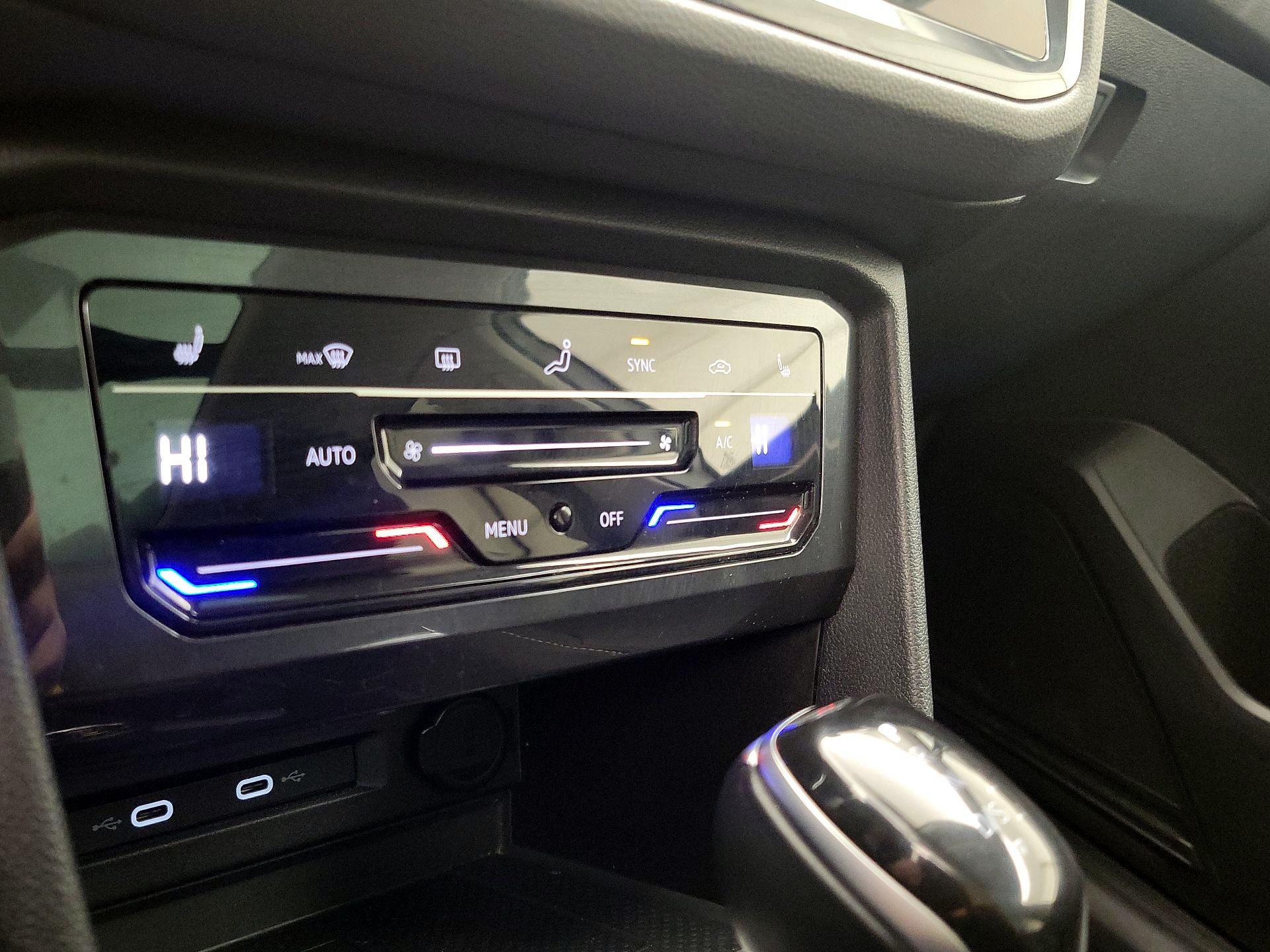 Thumbnail: 2022 Volkswagen Tiguan - 16