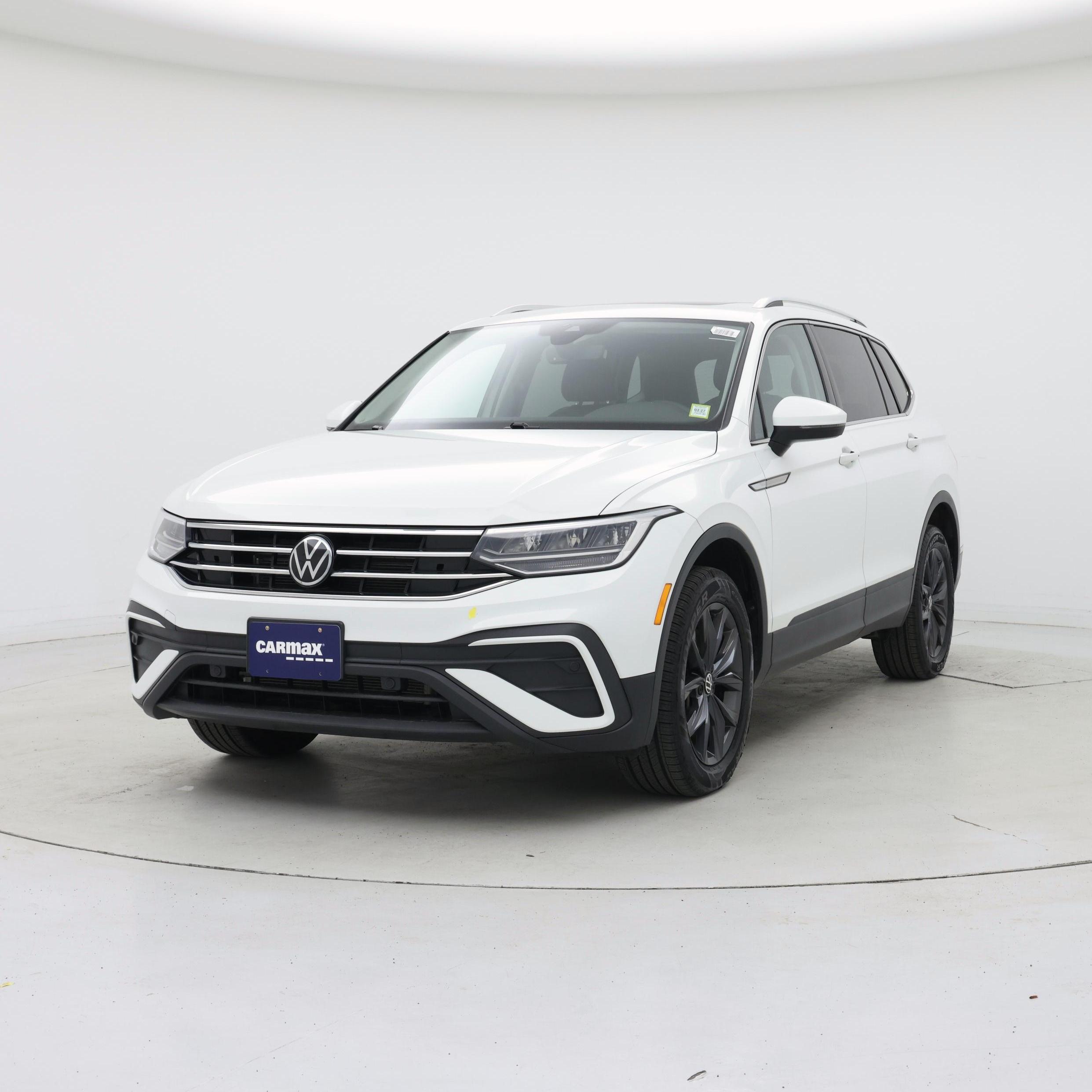 Thumbnail: 2022 Volkswagen Tiguan - 4