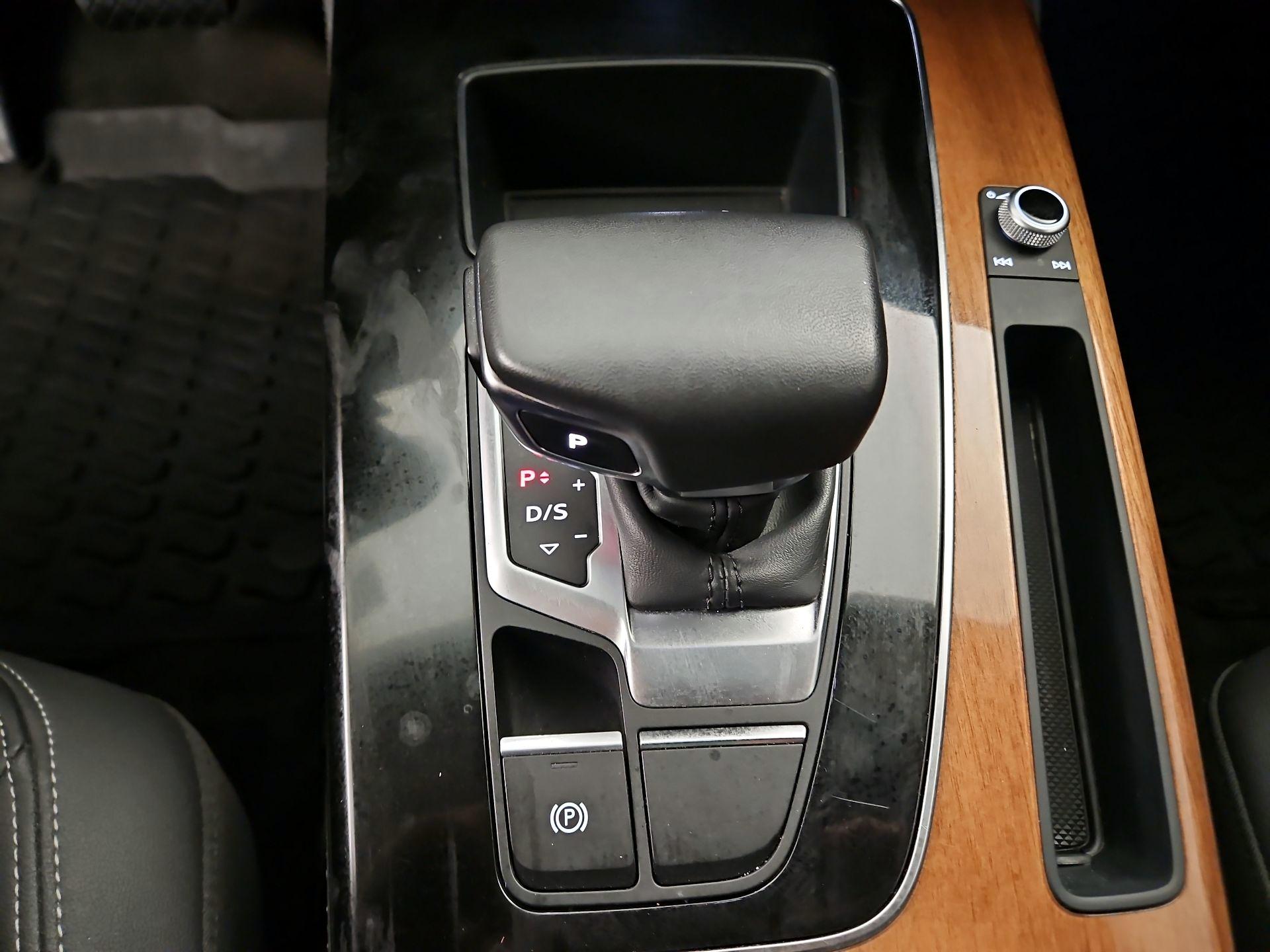 Thumbnail: 2023 Audi Q5 - 18