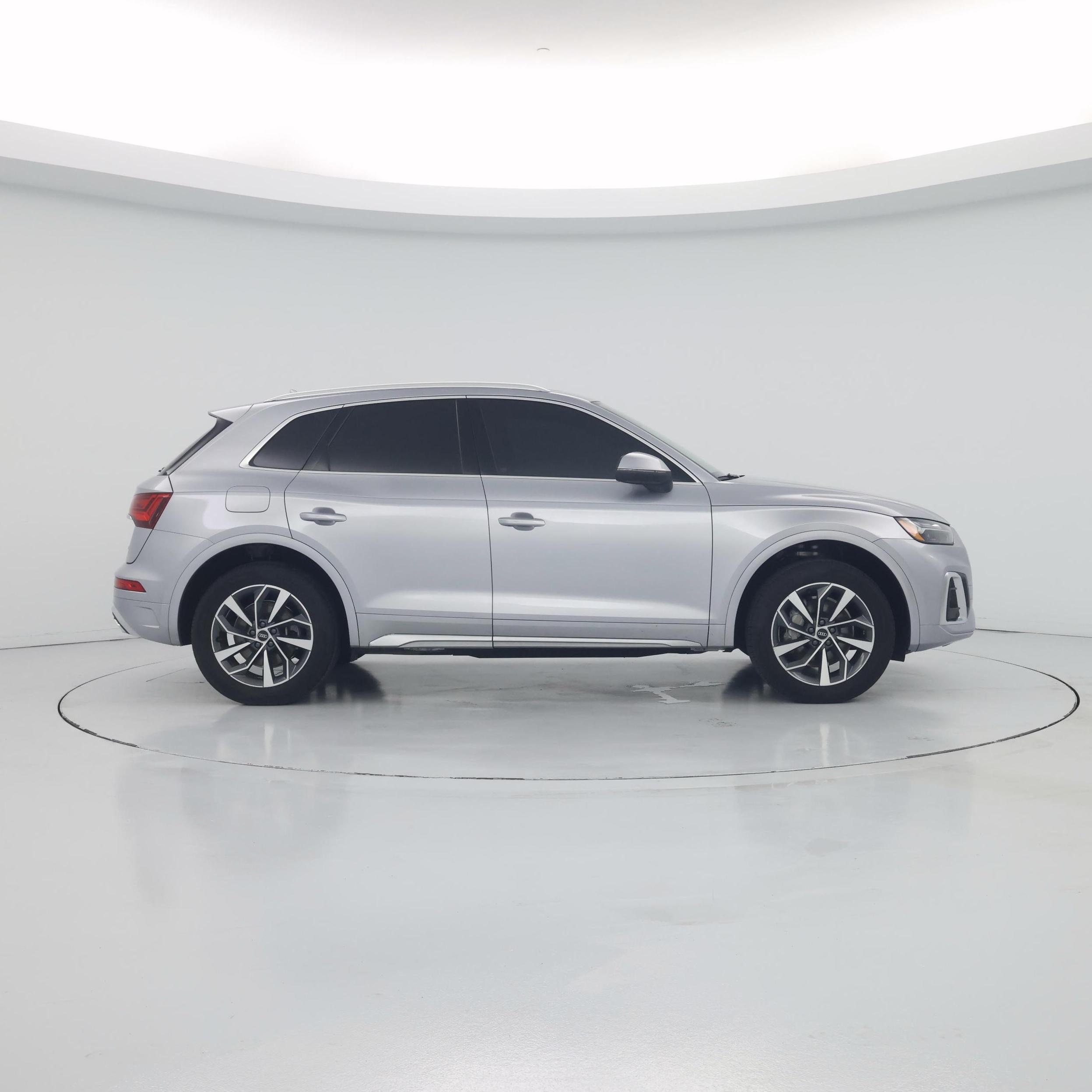 Thumbnail: 2023 Audi Q5 - 7