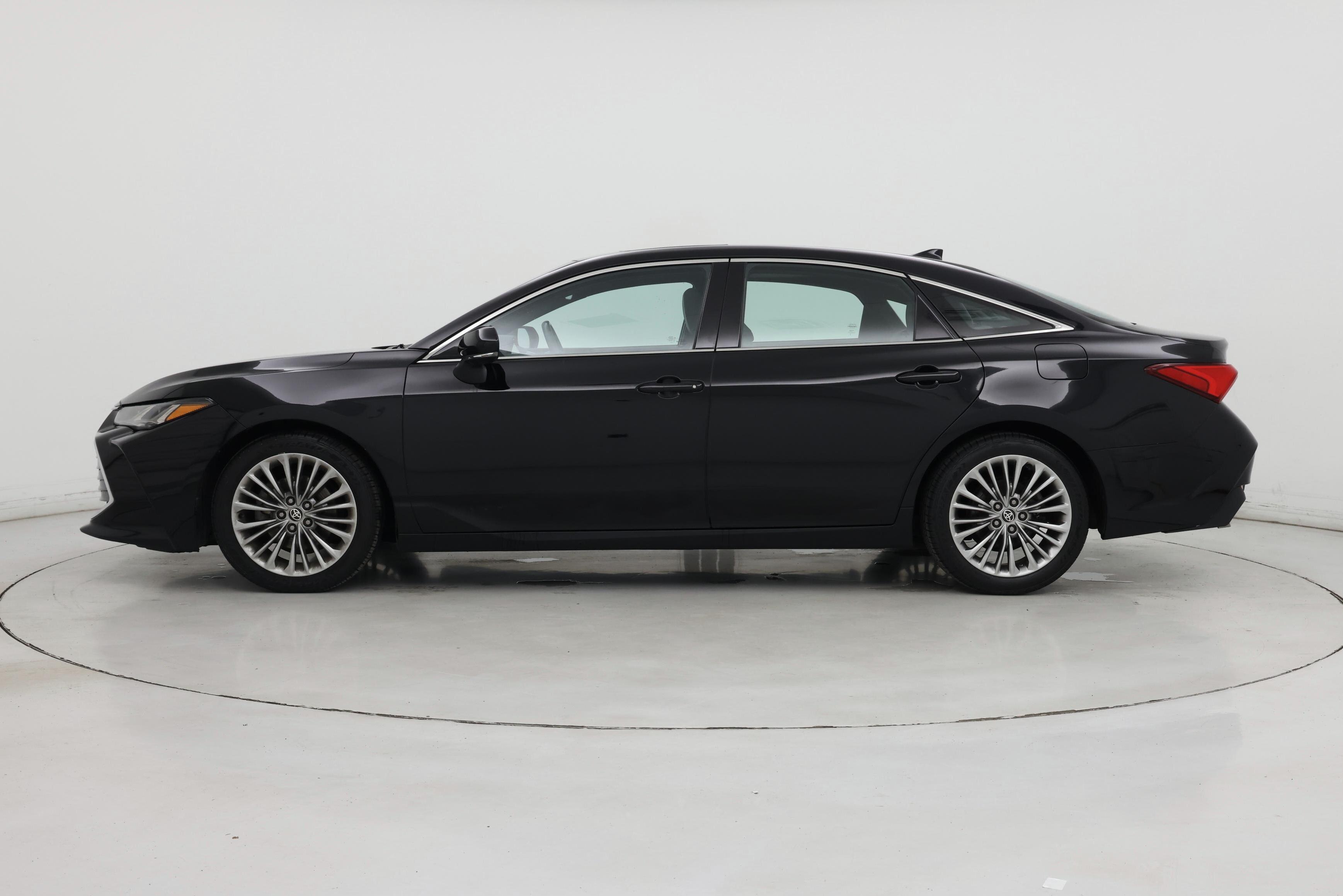 Thumbnail: 2022 Toyota Avalon - 3