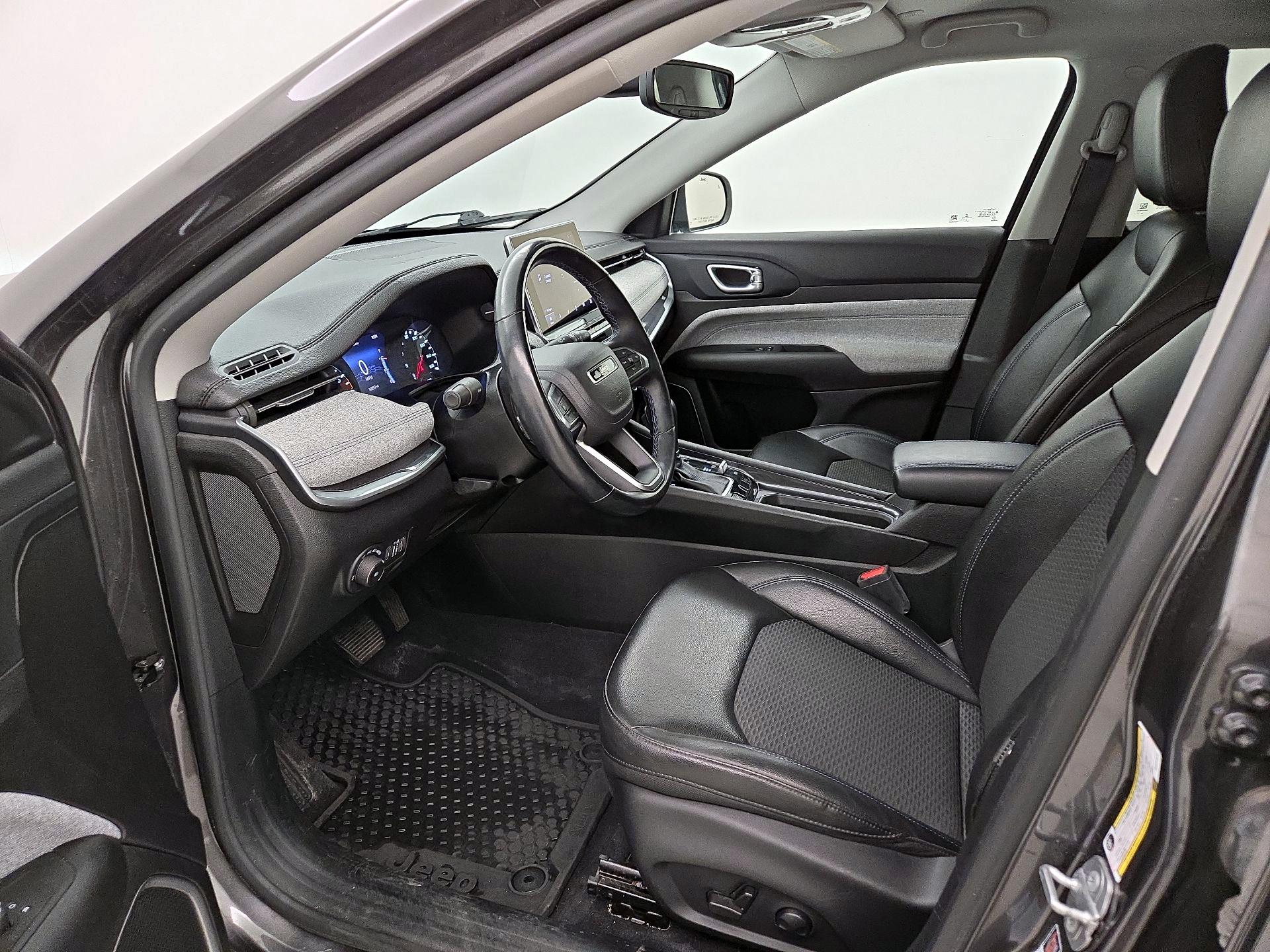 Thumbnail: 2022 Jeep Compass - 11