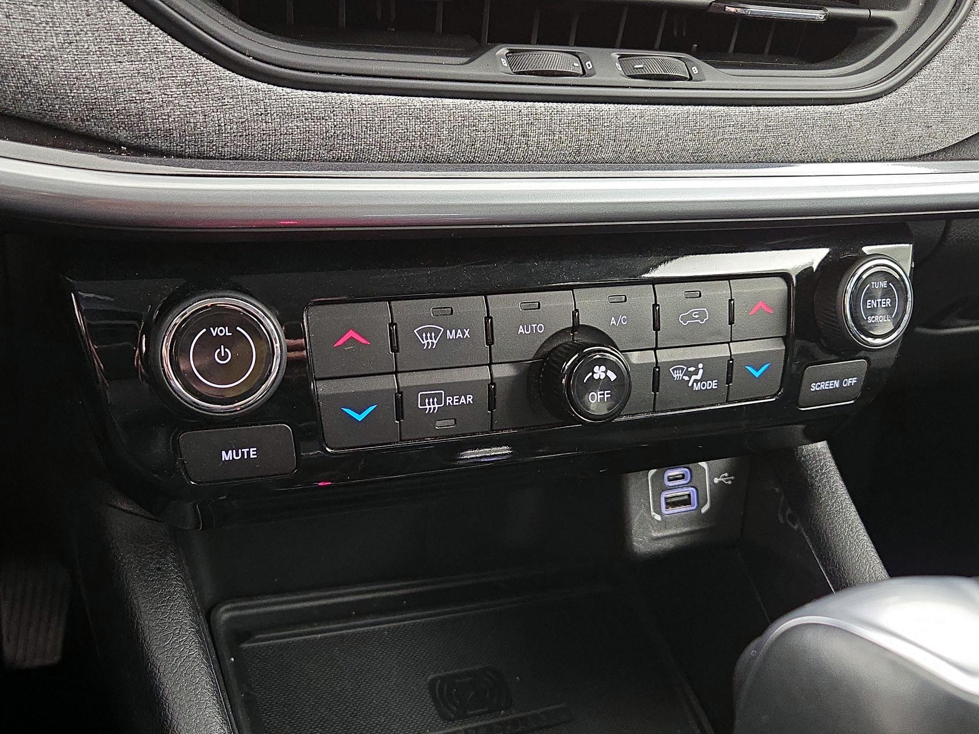 Thumbnail: 2022 Jeep Compass - 16