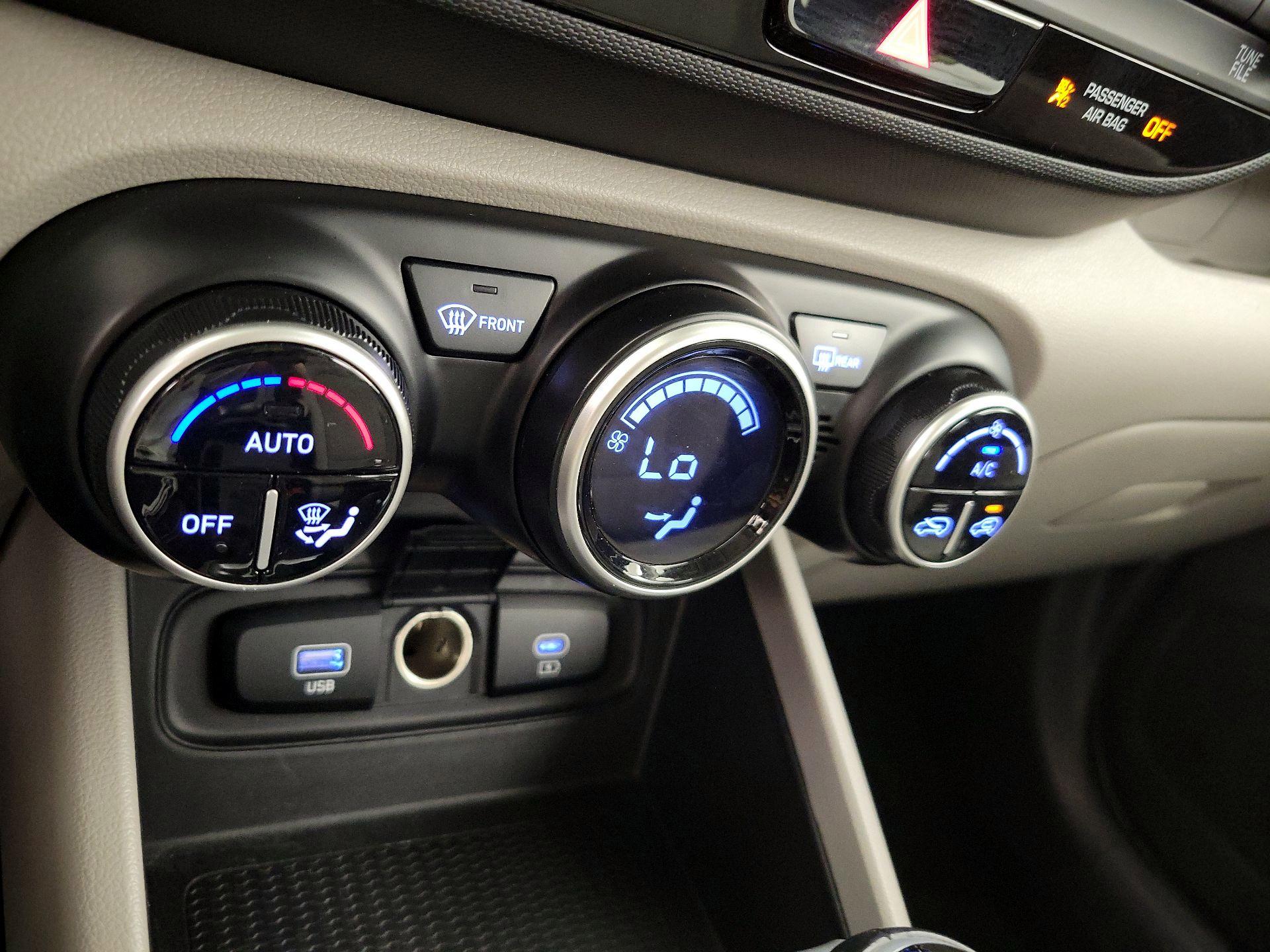 Thumbnail: 2024 Hyundai Venue - 16