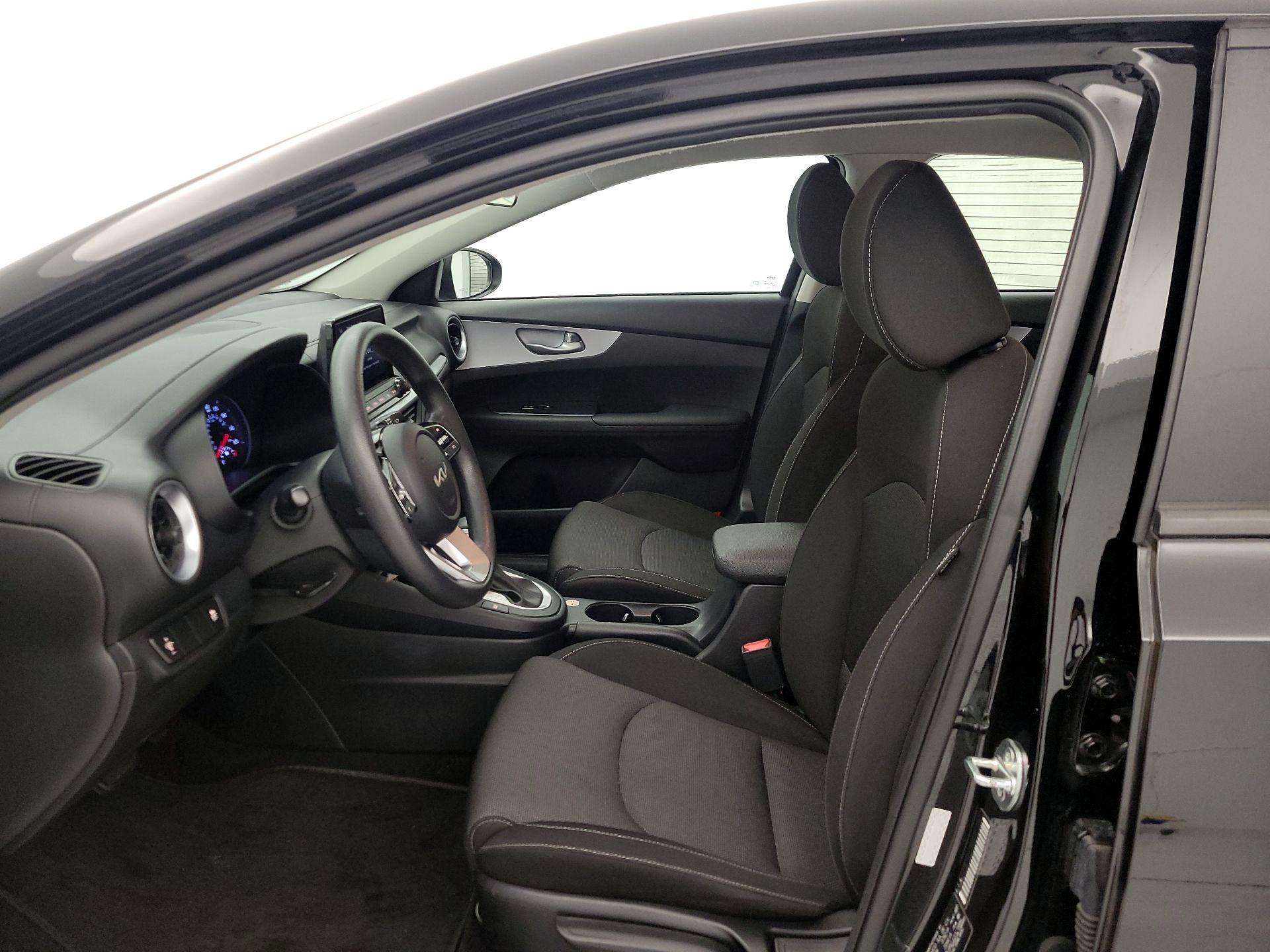 Thumbnail: 2024 Kia Forte - 11