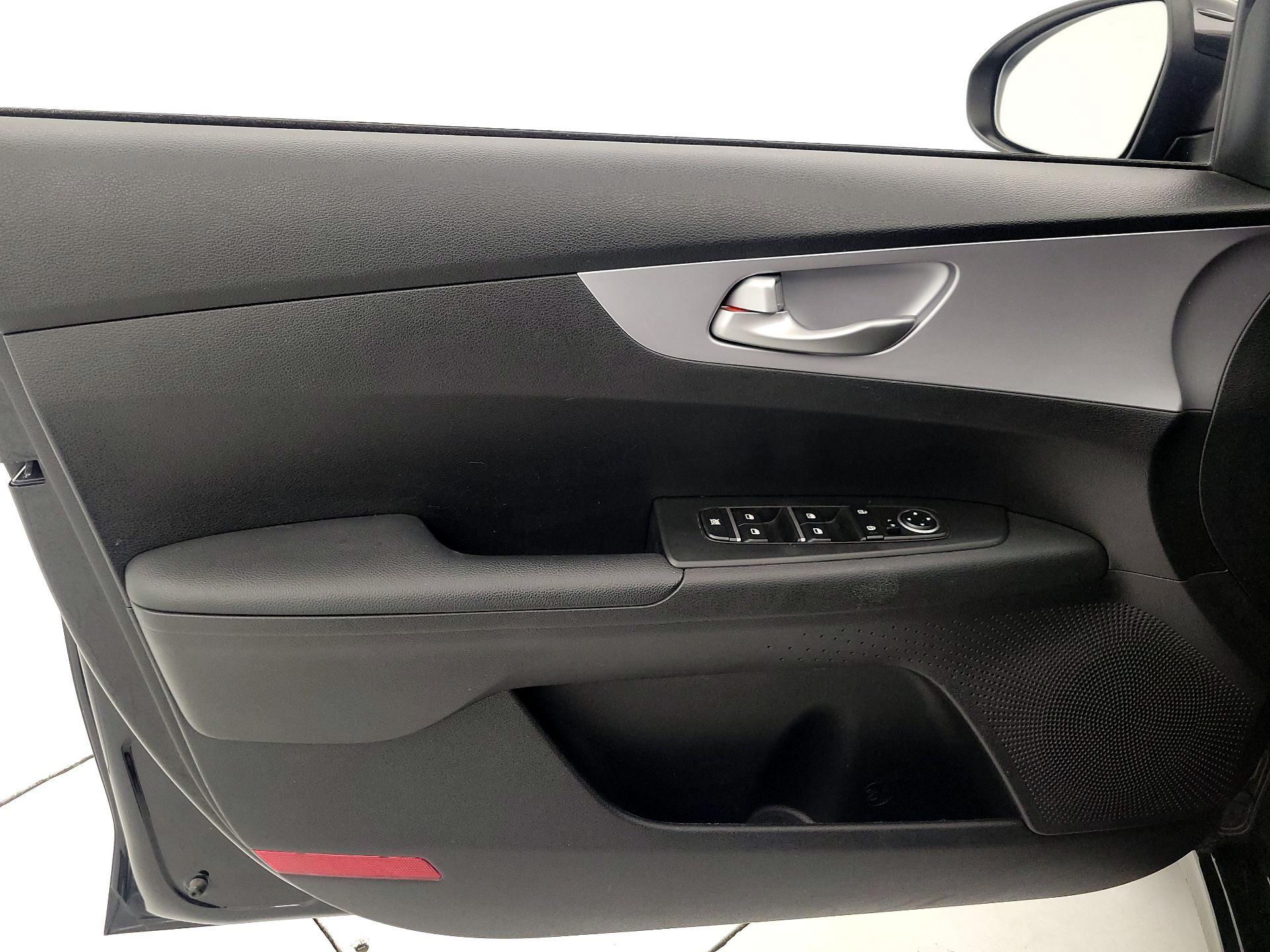 Thumbnail: 2024 Kia Forte - 12