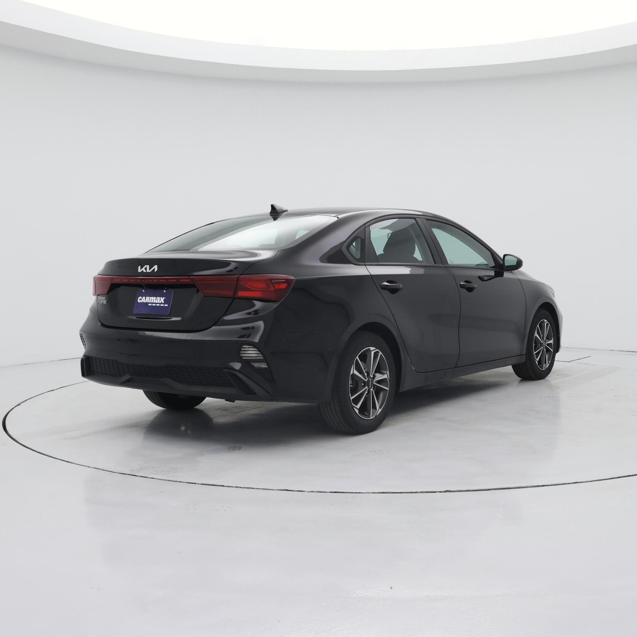 Thumbnail: 2024 Kia Forte - 8