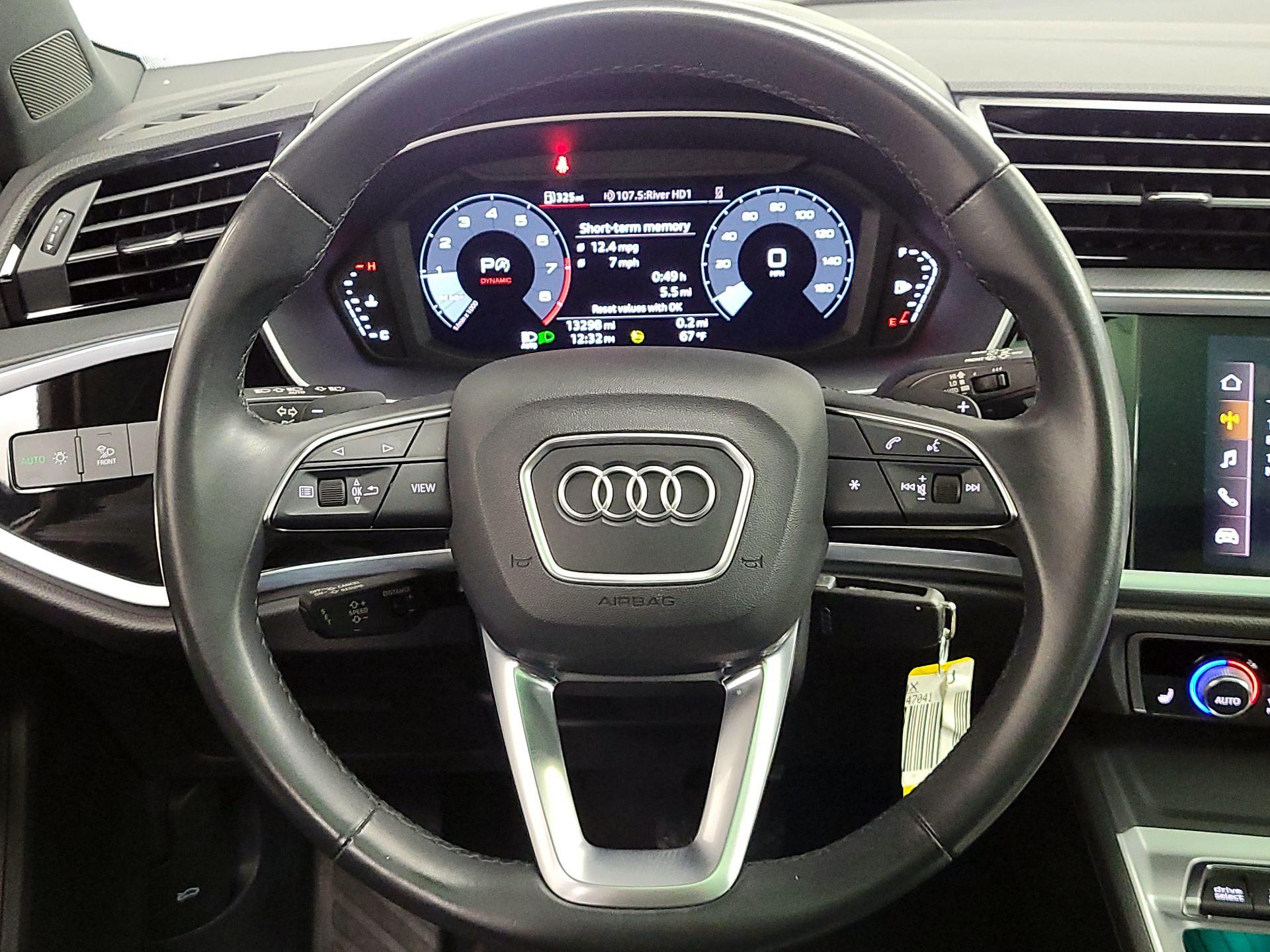 Thumbnail: 2022 Audi Q3 - 10