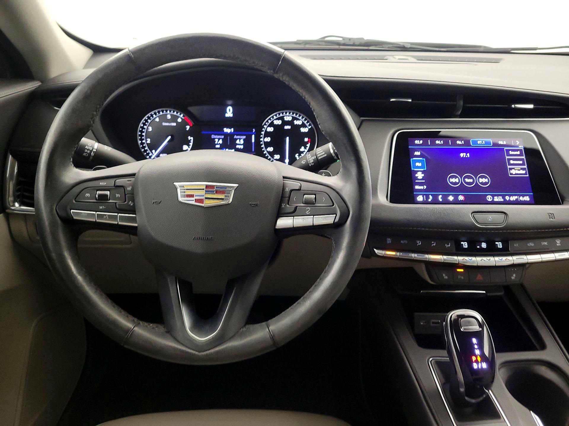 Thumbnail: 2020 Cadillac XT4 - 10