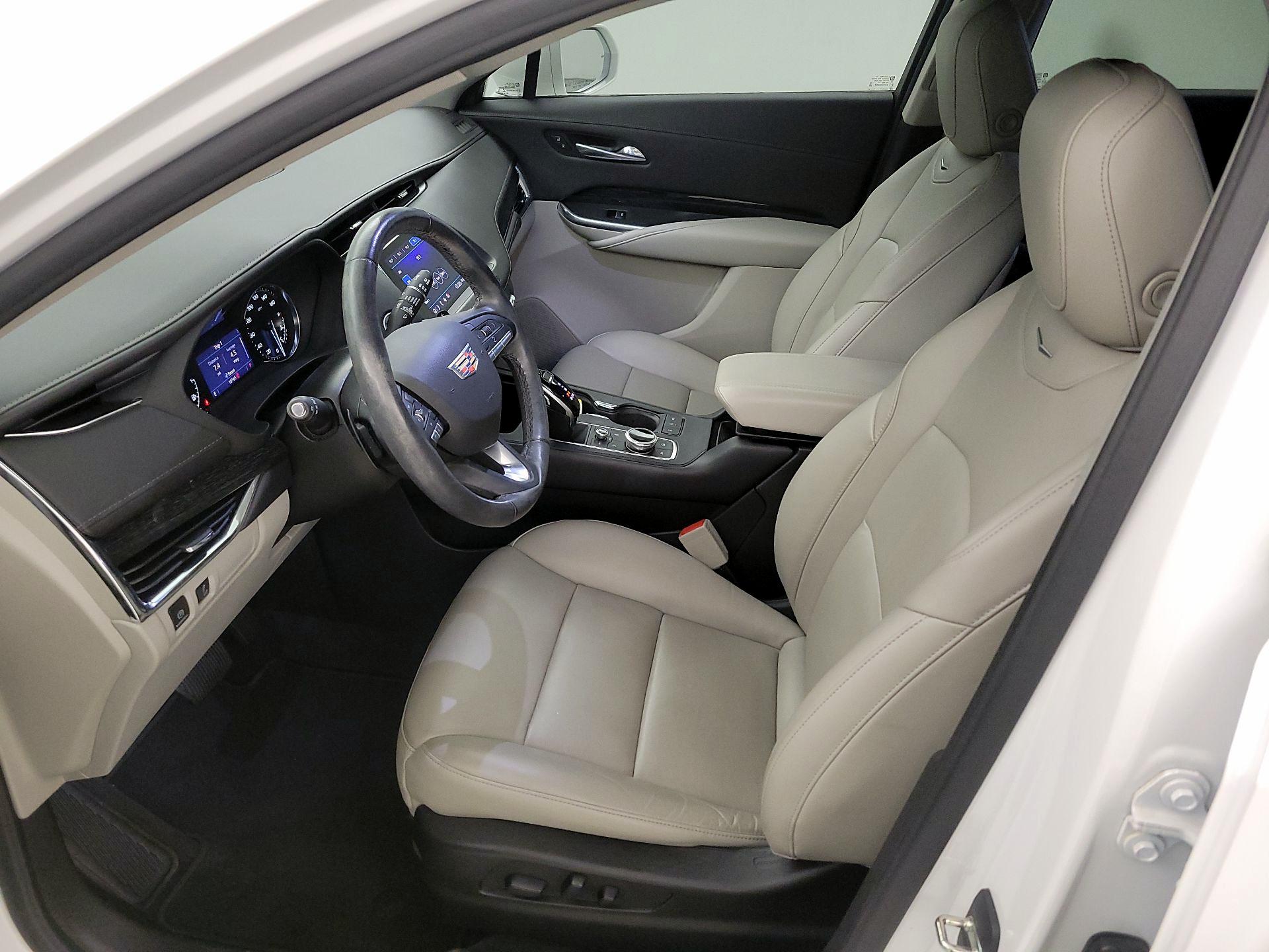 Thumbnail: 2020 Cadillac XT4 - 11