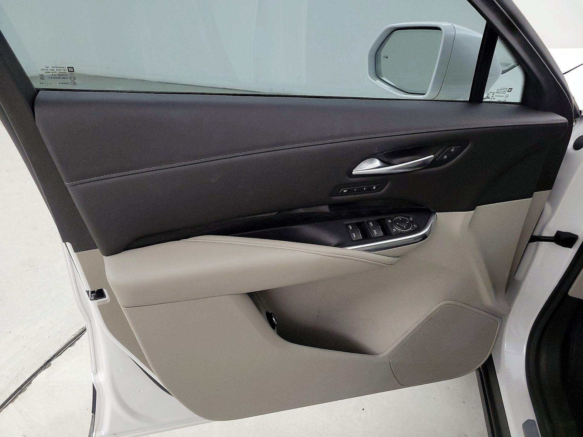 Thumbnail: 2020 Cadillac XT4 - 12