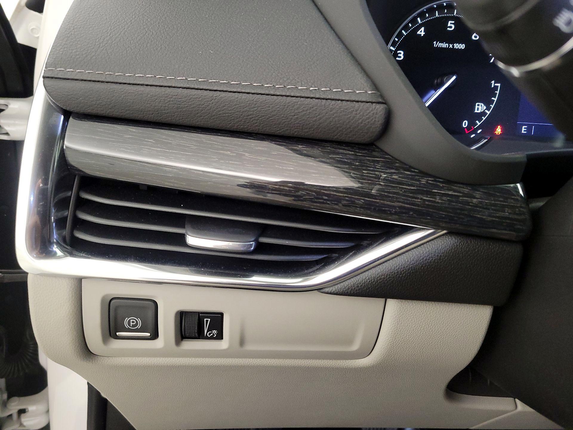 Thumbnail: 2020 Cadillac XT4 - 13