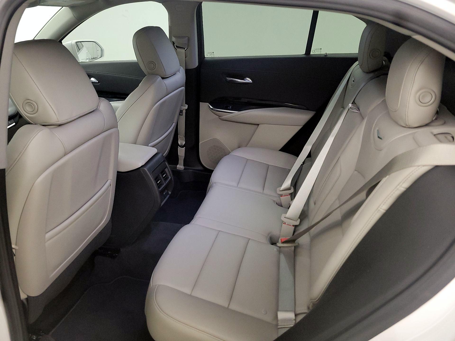 Thumbnail: 2020 Cadillac XT4 - 20