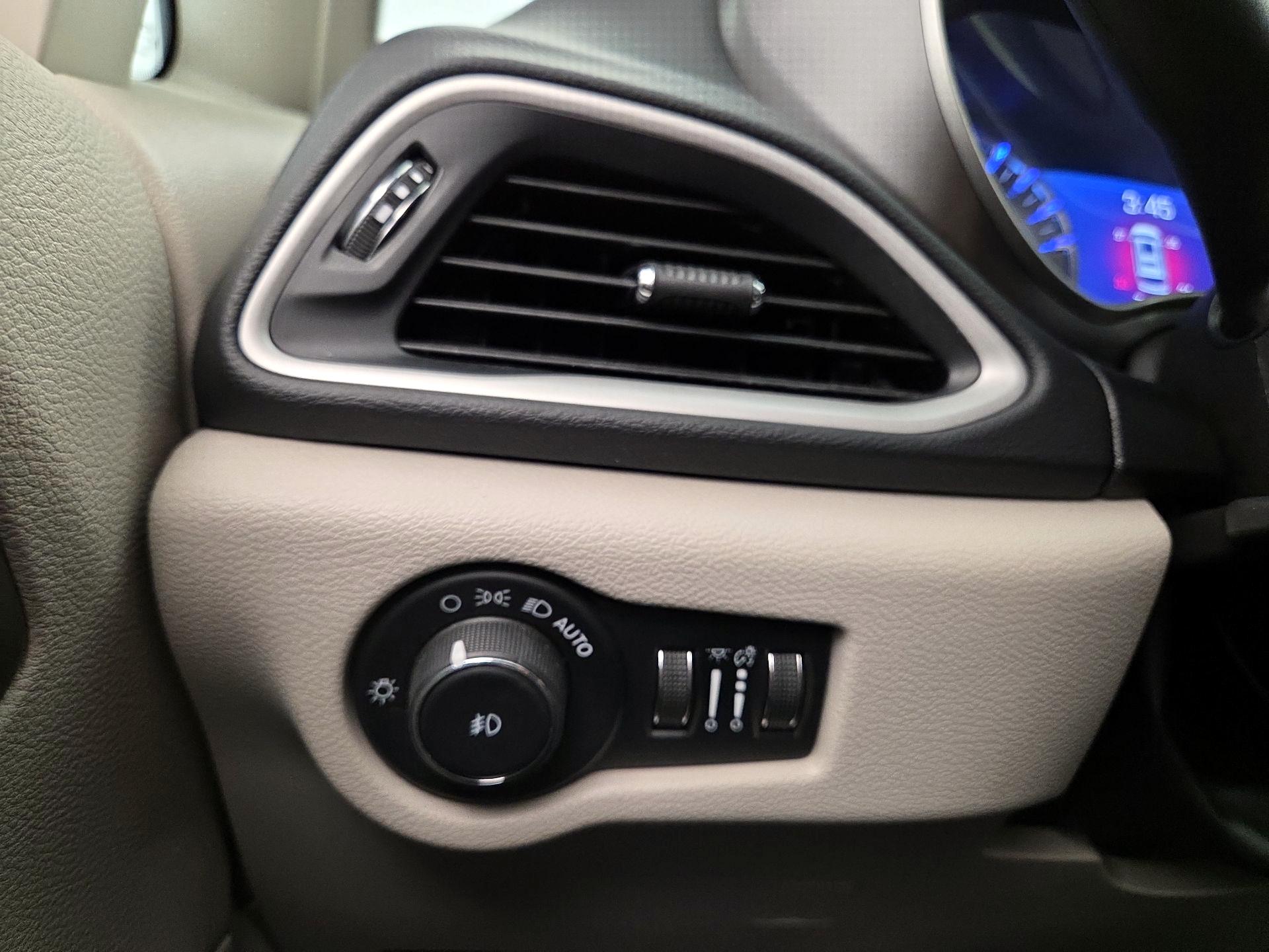 Thumbnail: 2023 Chrysler Pacifica - 13