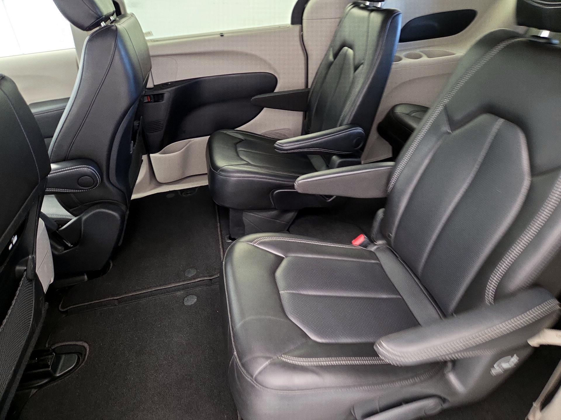 Thumbnail: 2023 Chrysler Pacifica - 19