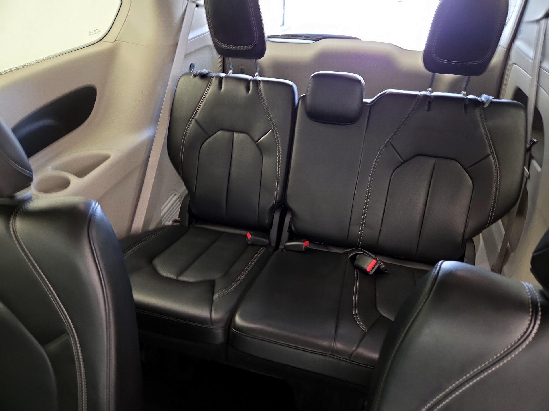 Thumbnail: 2023 Chrysler Pacifica - 20