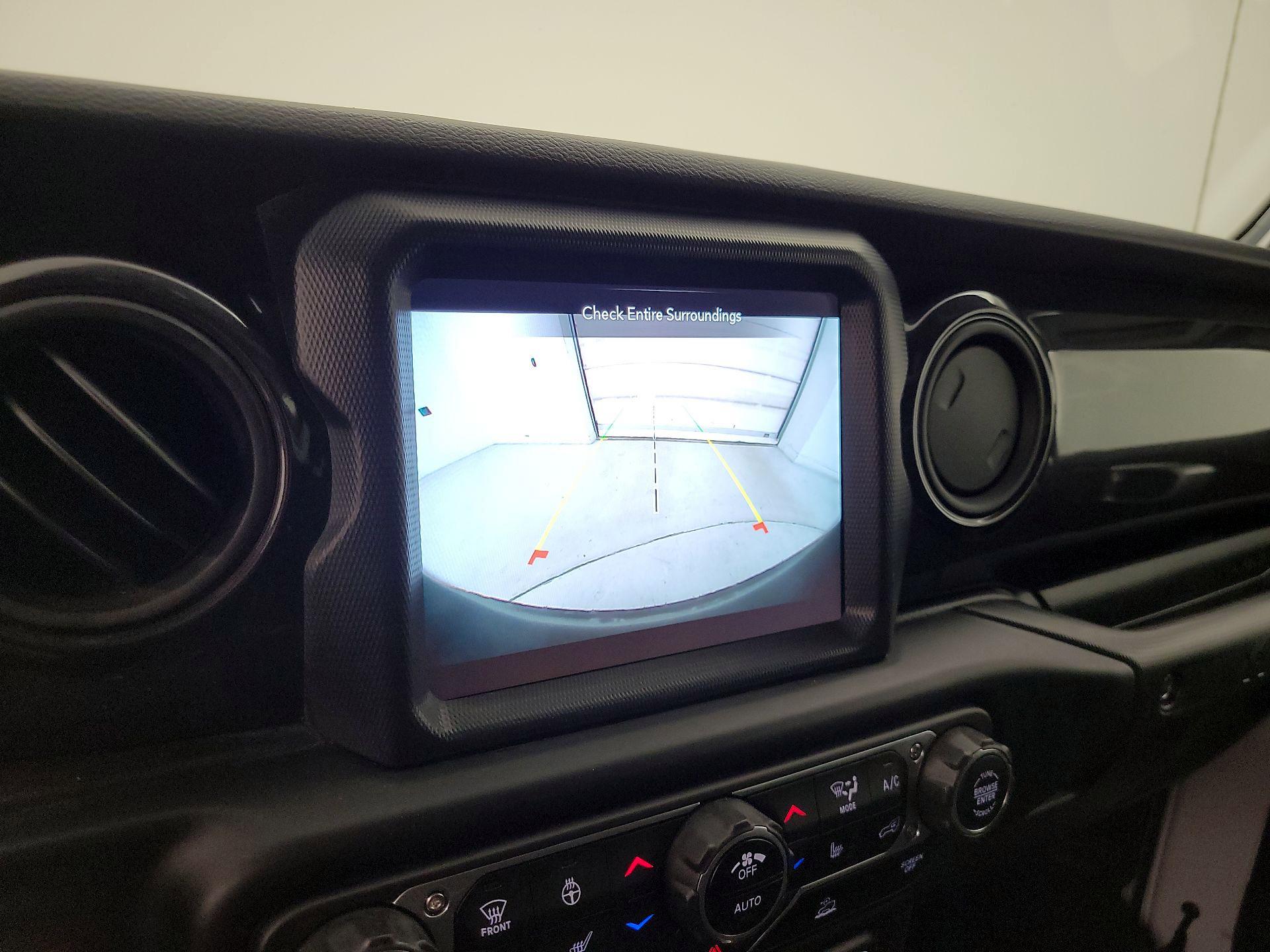 Thumbnail: 2022 Jeep Wrangler - 15