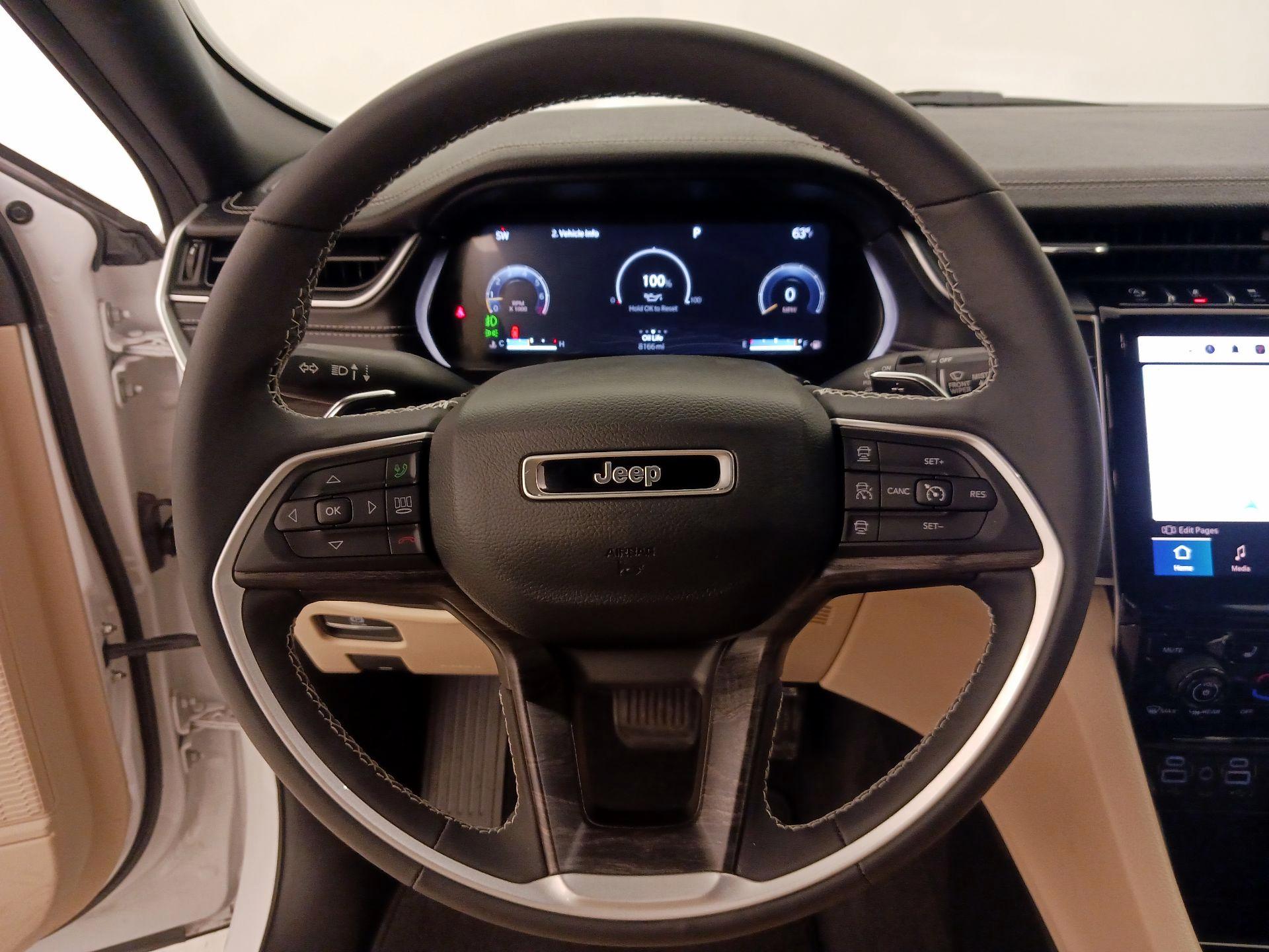 Thumbnail: 2023 Jeep Grand Cherokee - 10