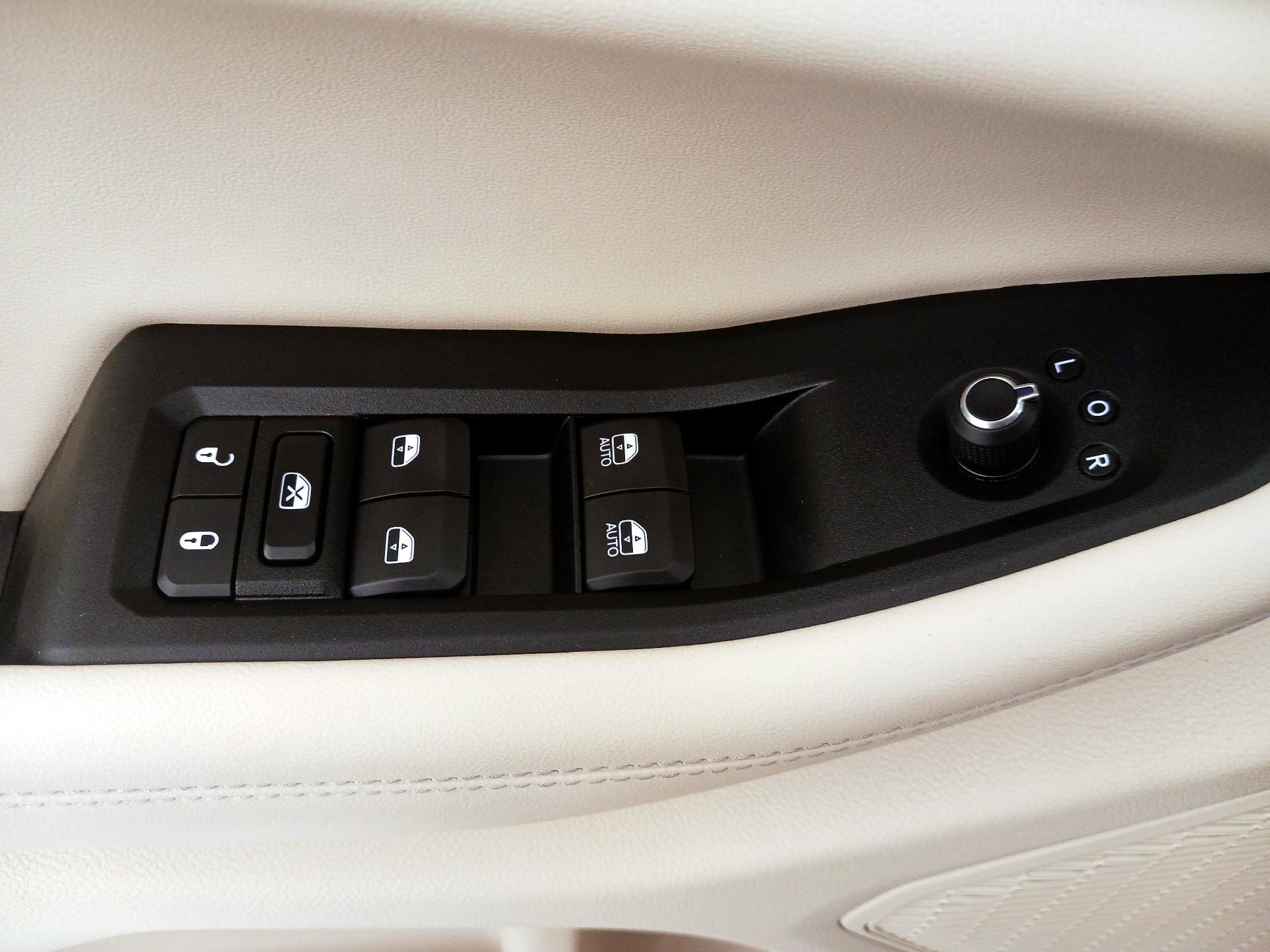 Thumbnail: 2023 Jeep Grand Cherokee - 12