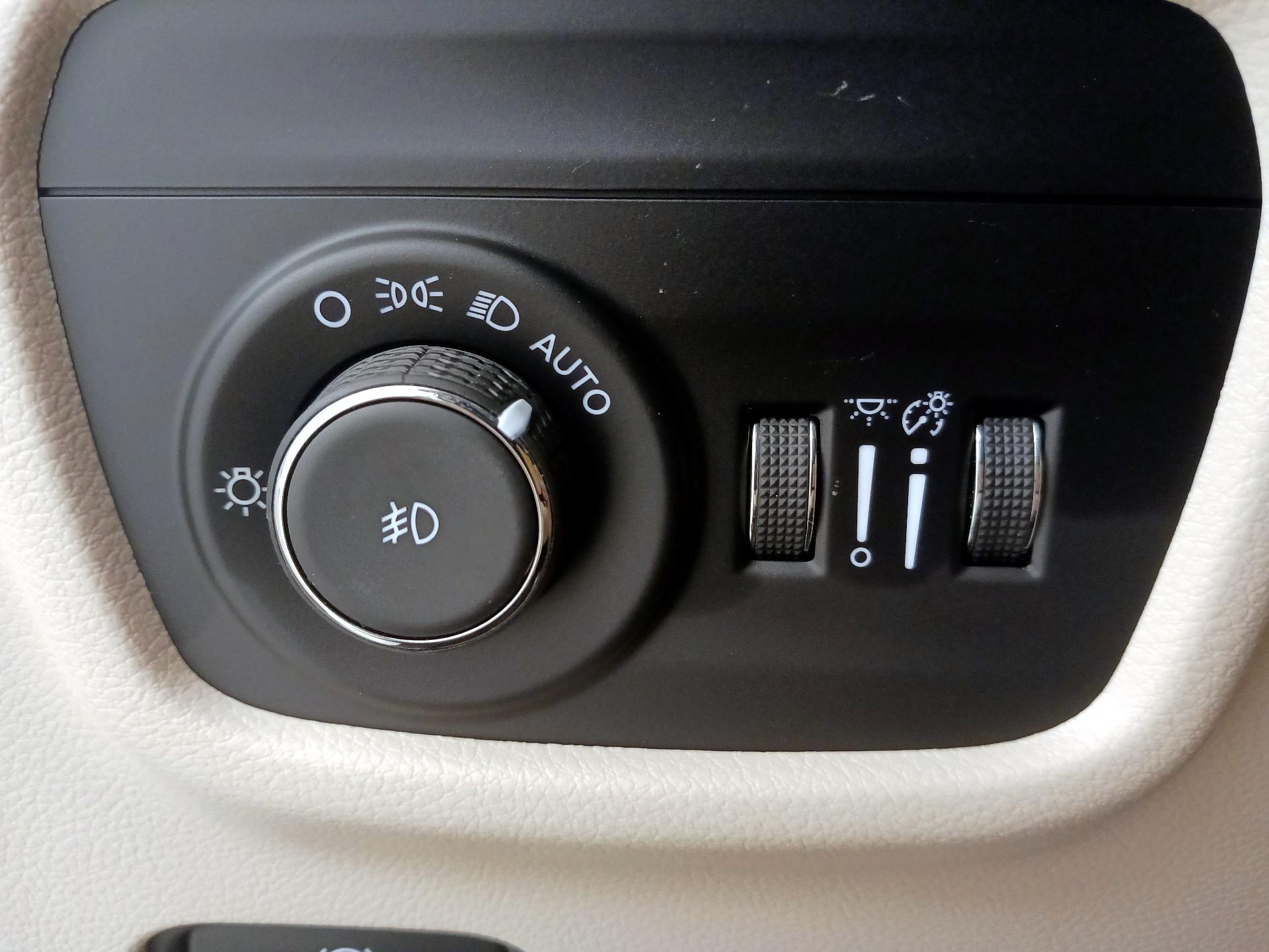 Thumbnail: 2023 Jeep Grand Cherokee - 13