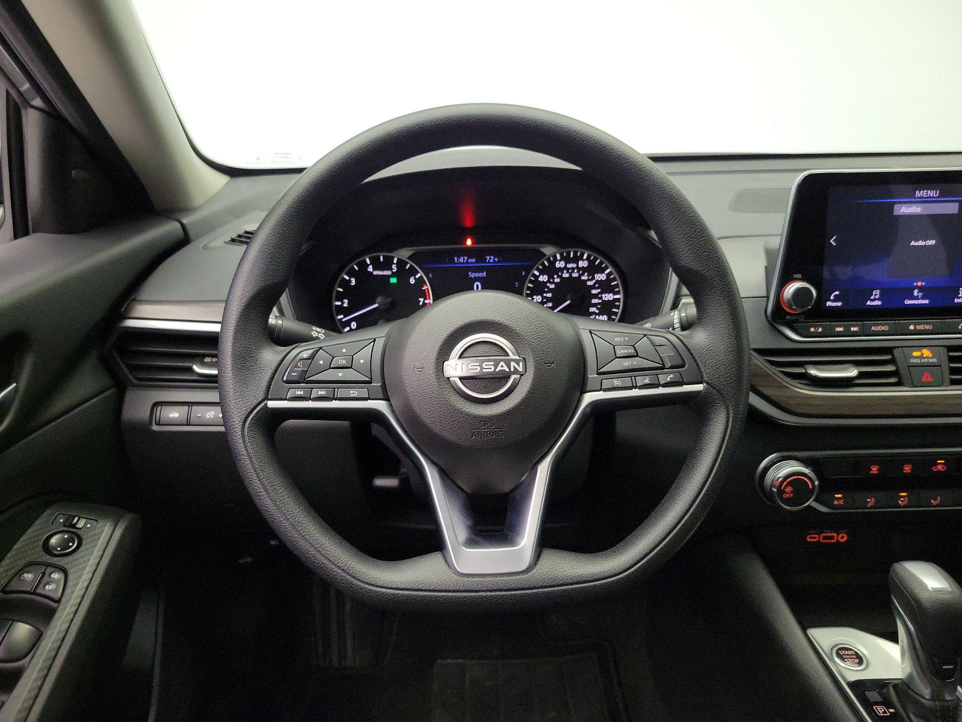 Thumbnail: 2024 Nissan Altima - 10