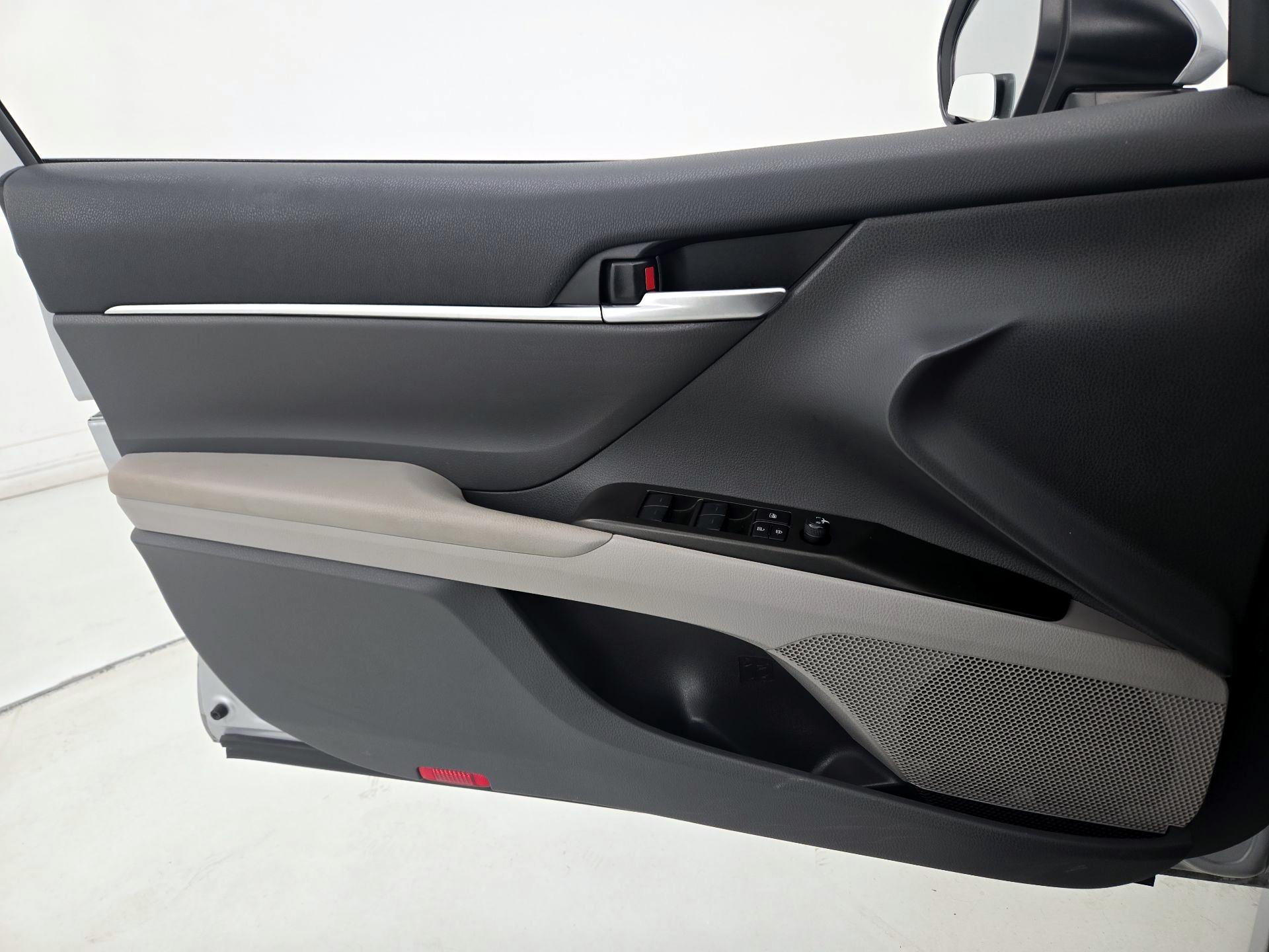 Thumbnail: 2024 Toyota Camry - 12