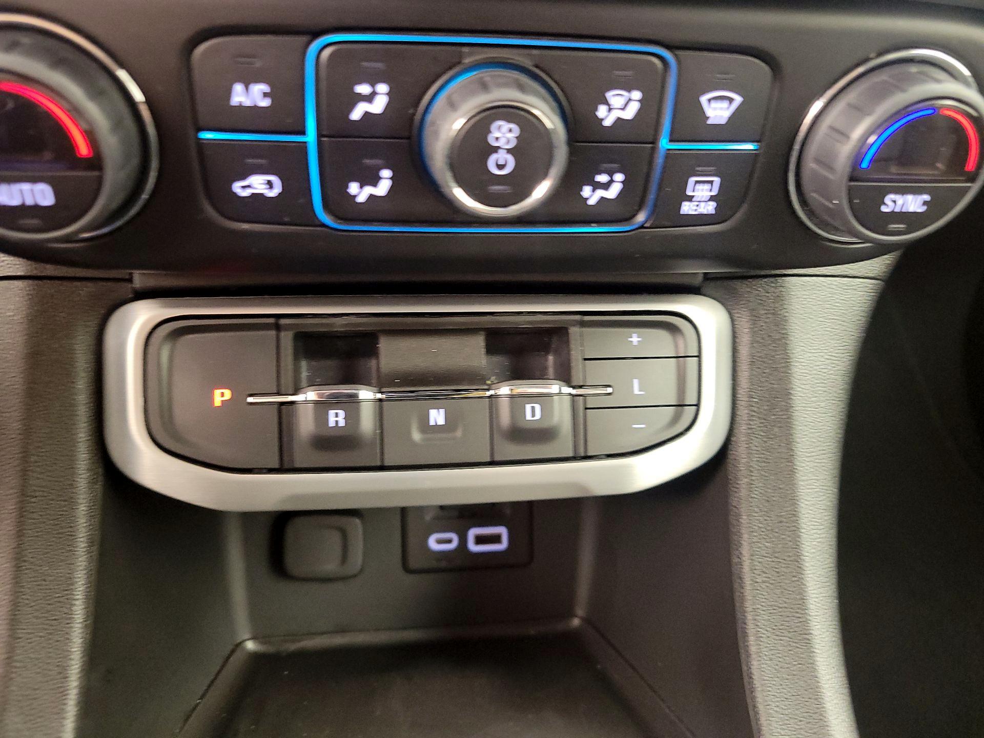 Thumbnail: 2023 GMC Acadia - 17