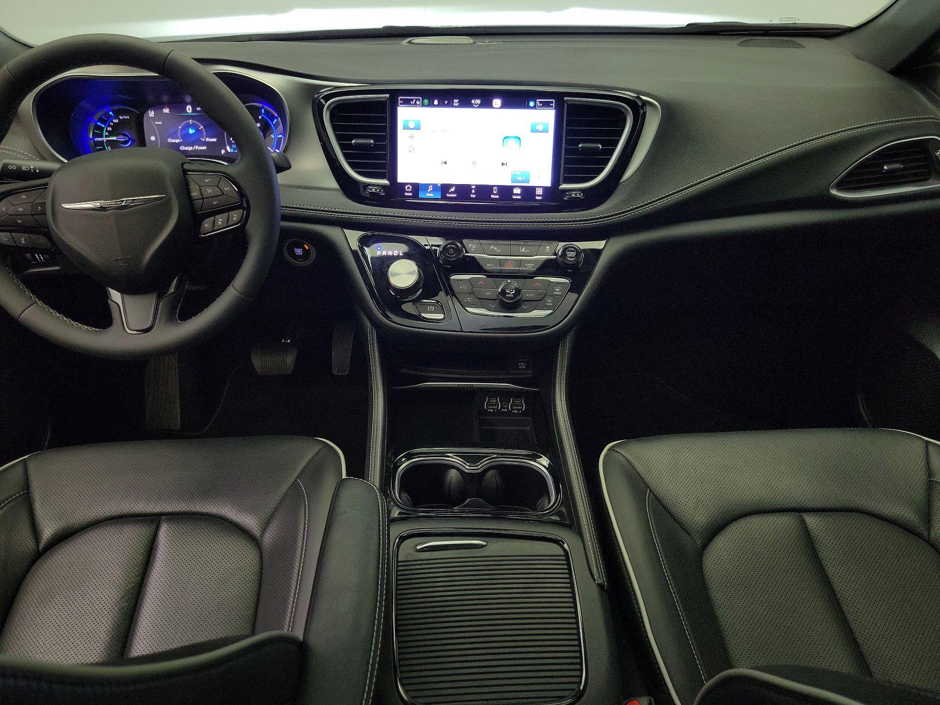 Thumbnail: 2023 Chrysler Pacifica - 9