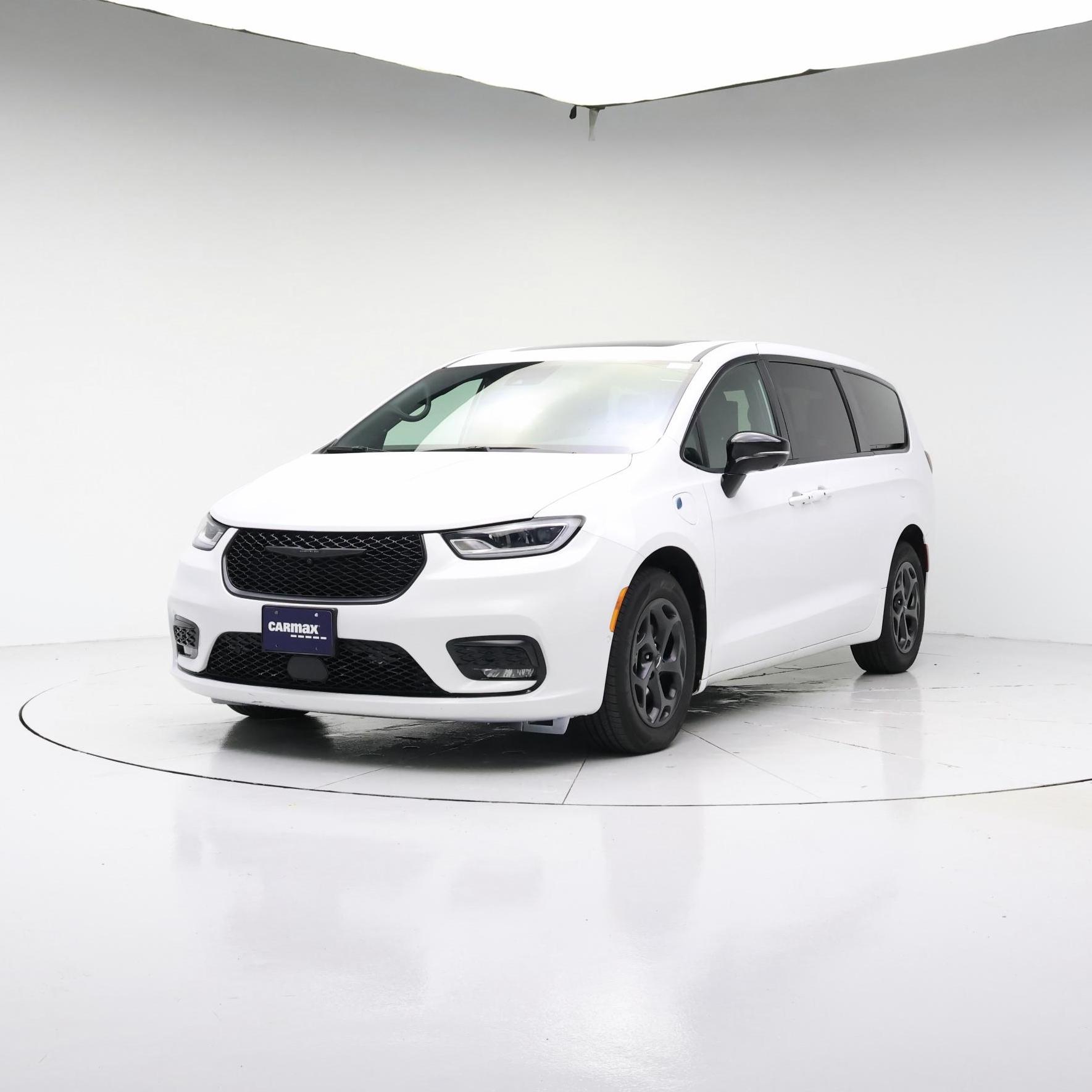Thumbnail: 2023 Chrysler Pacifica - 4