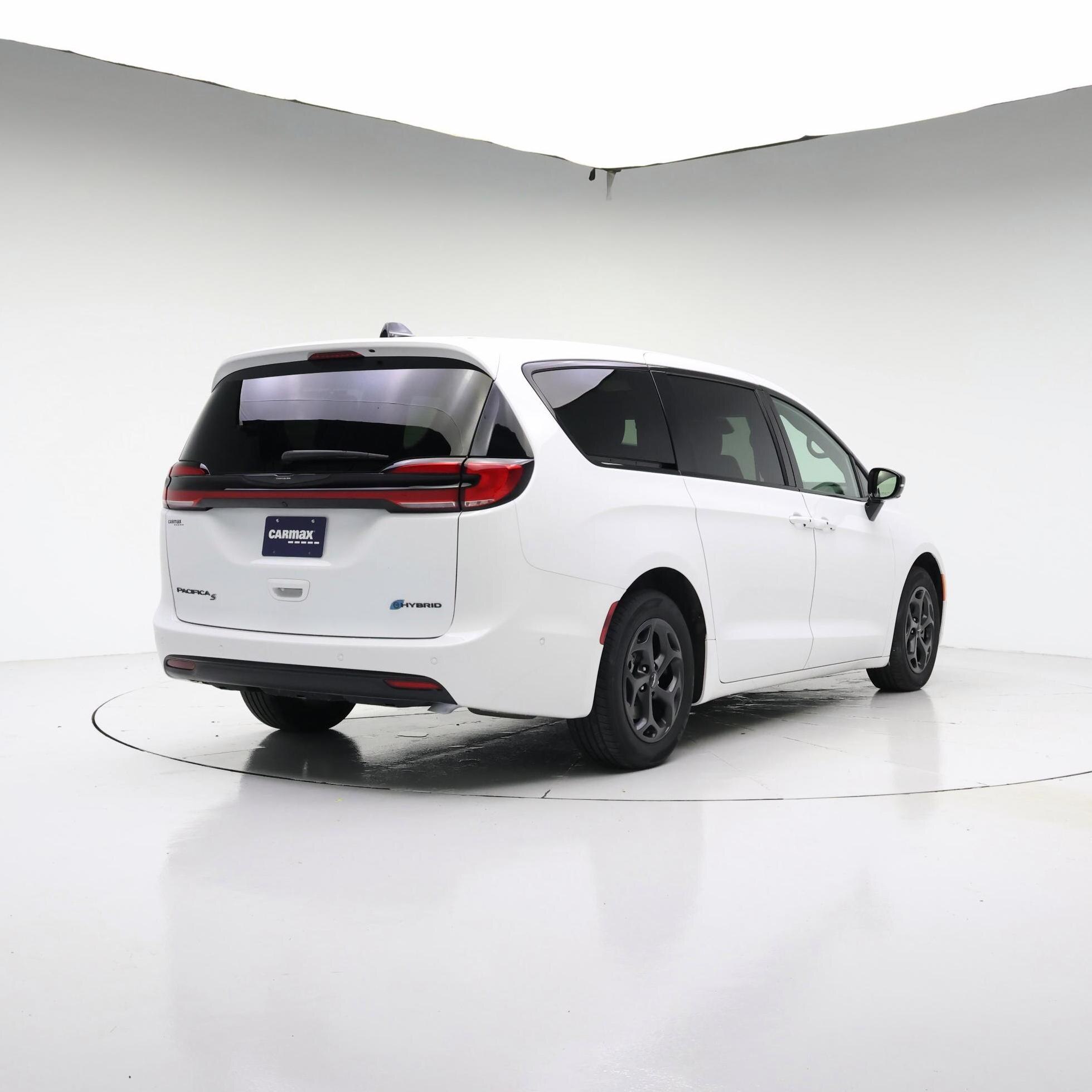 Thumbnail: 2023 Chrysler Pacifica - 8