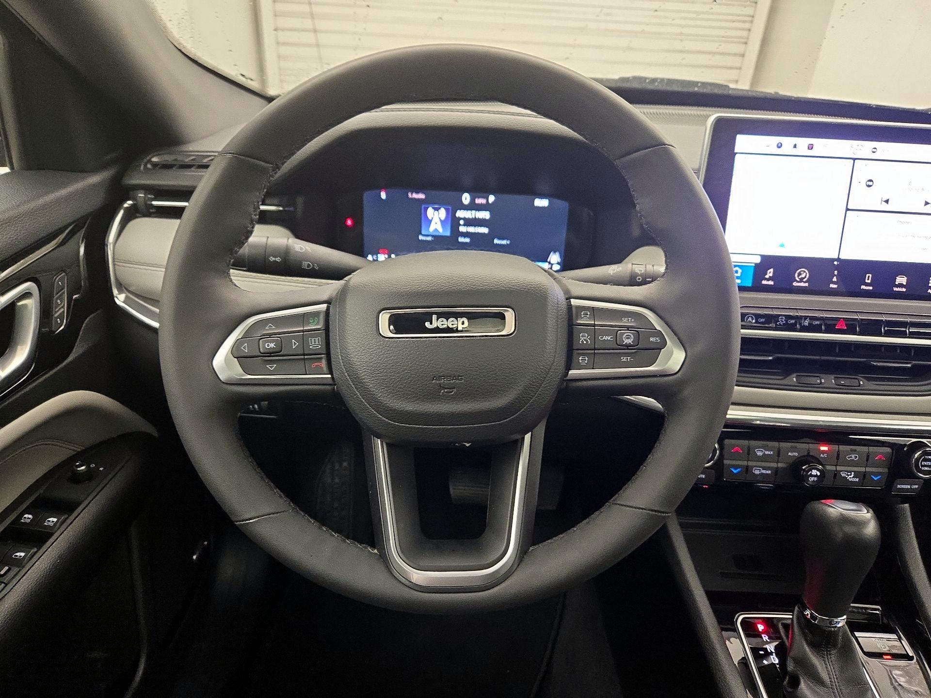 Thumbnail: 2023 Jeep Compass - 10