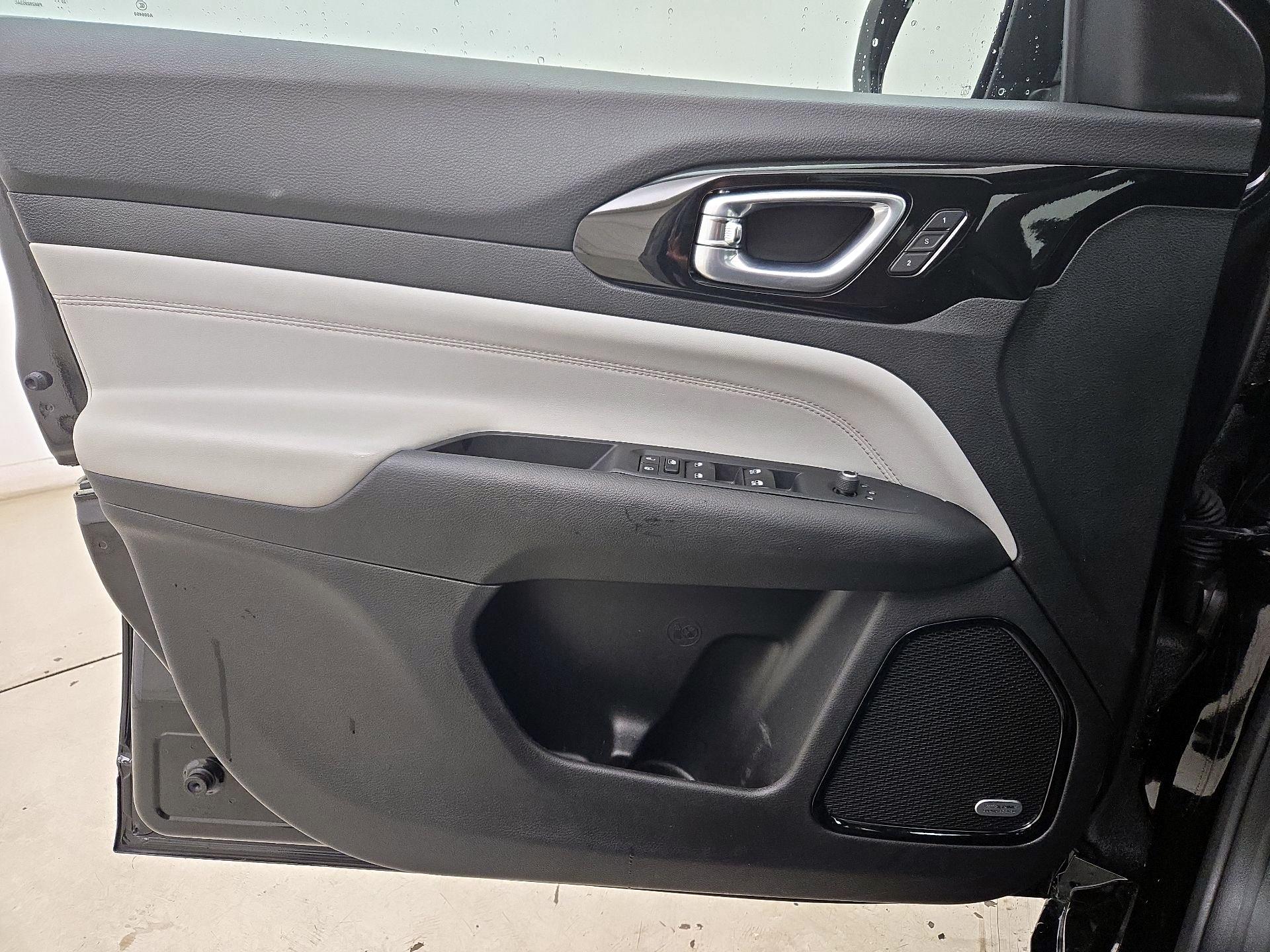 Thumbnail: 2023 Jeep Compass - 12