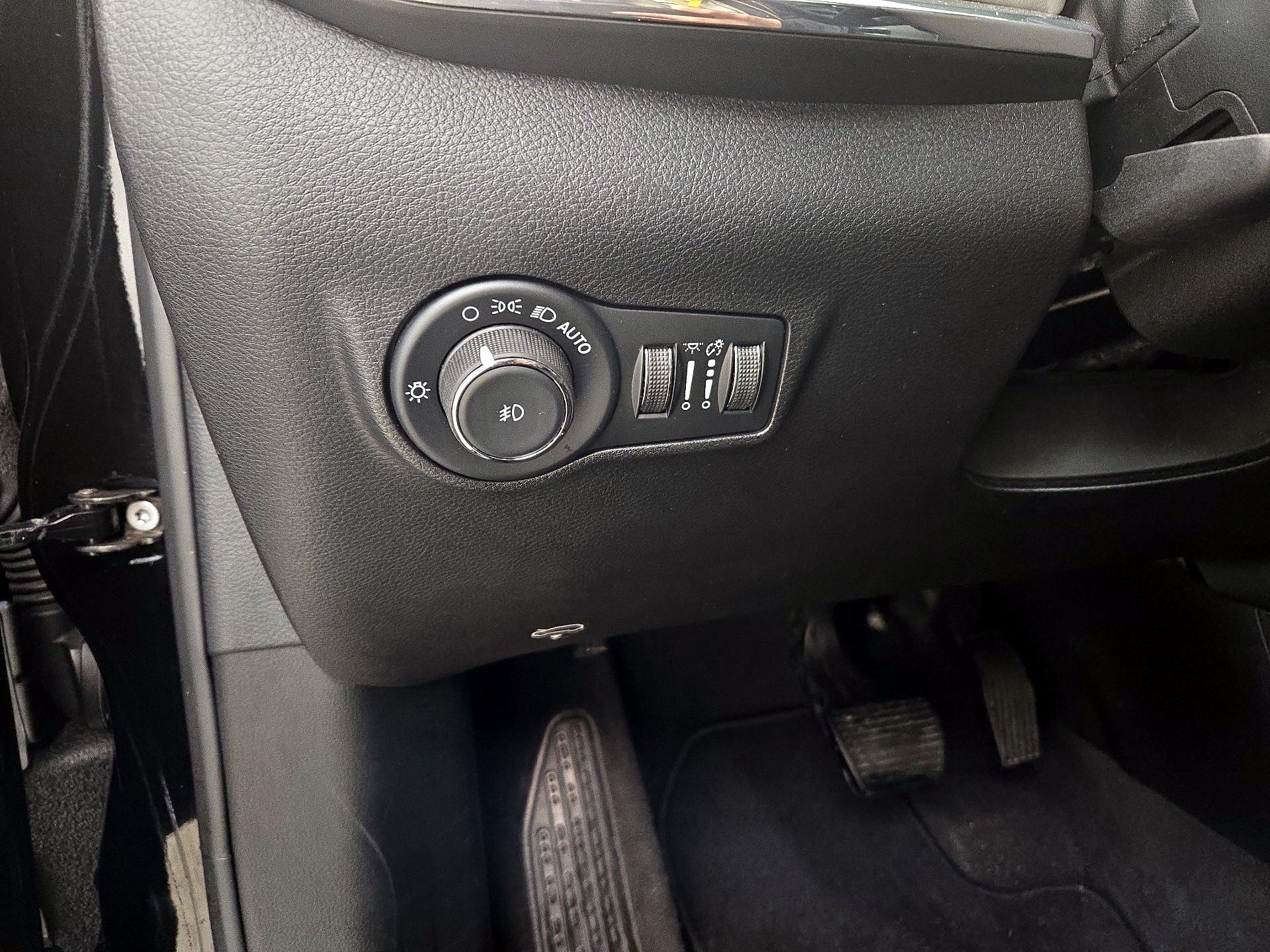 Thumbnail: 2023 Jeep Compass - 13