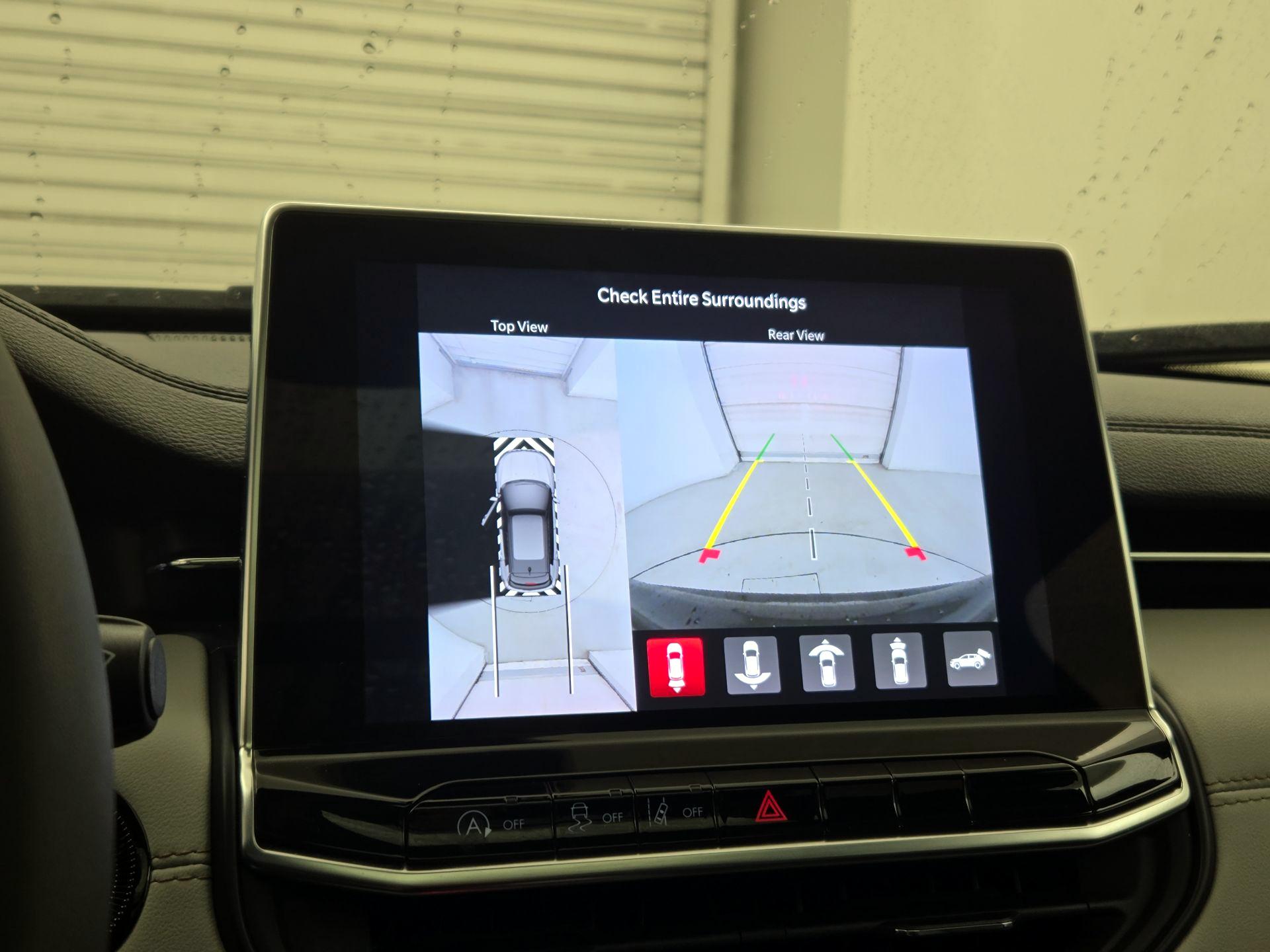 Thumbnail: 2023 Jeep Compass - 15