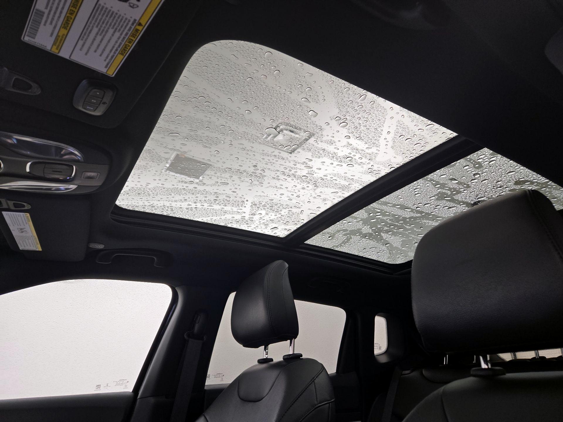 Thumbnail: 2023 Jeep Compass - 20